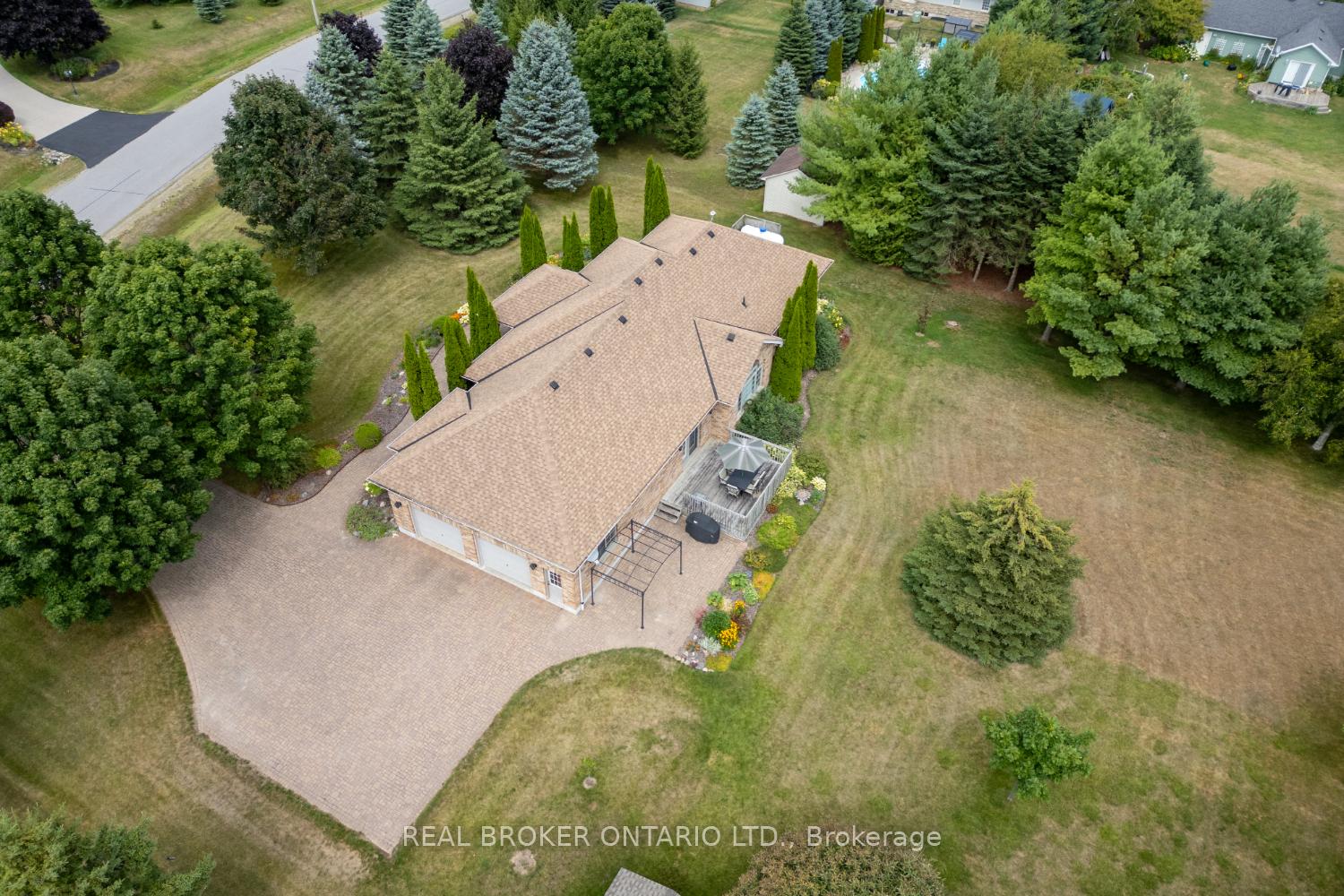 Photo 4 of 7 Virtue Court, Clarington, Rural Clarington — HOMEH