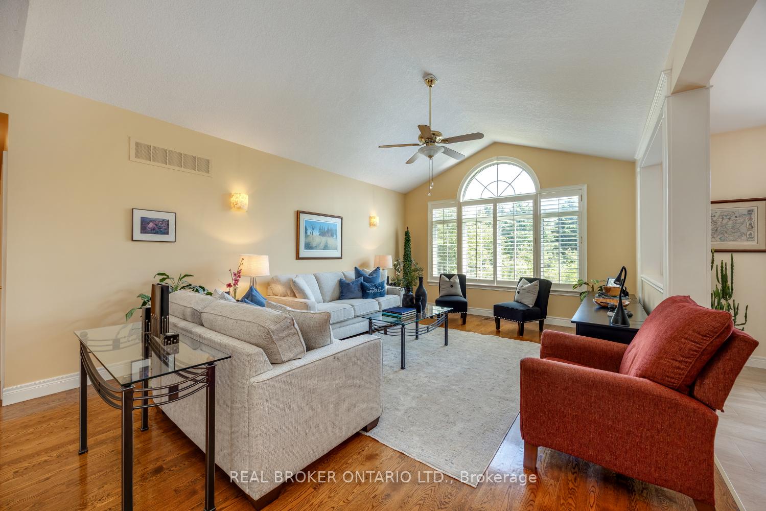 Photo 8 of 7 Virtue Court, Clarington, Rural Clarington — HOMEH