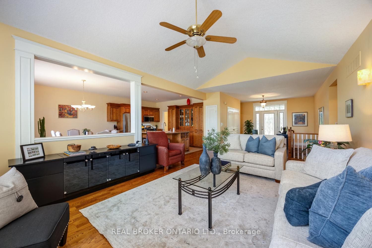 Photo 9 of 7 Virtue Court, Clarington, Rural Clarington — HOMEH