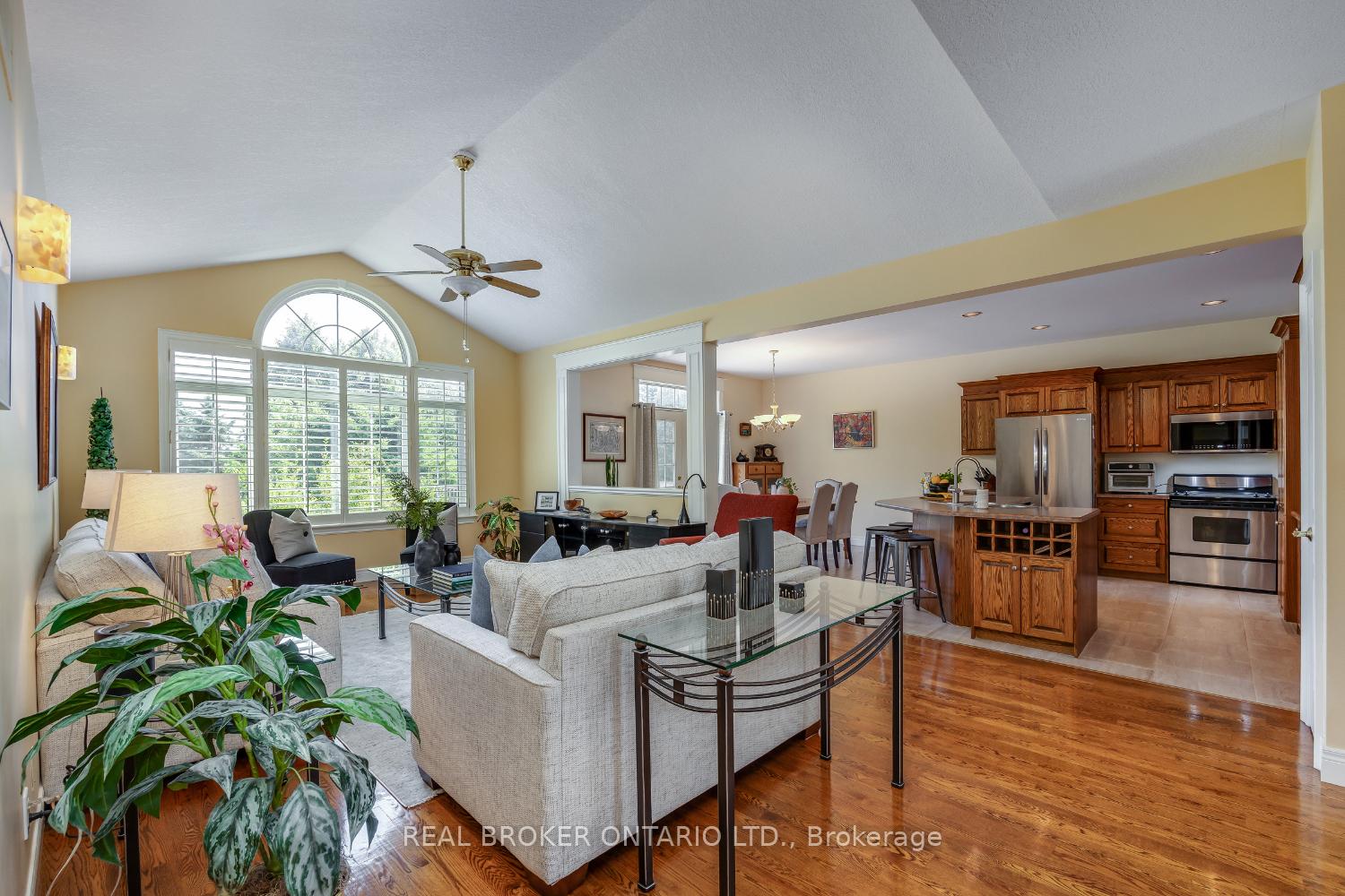 Photo 10 of 7 Virtue Court, Clarington, Rural Clarington — HOMEH