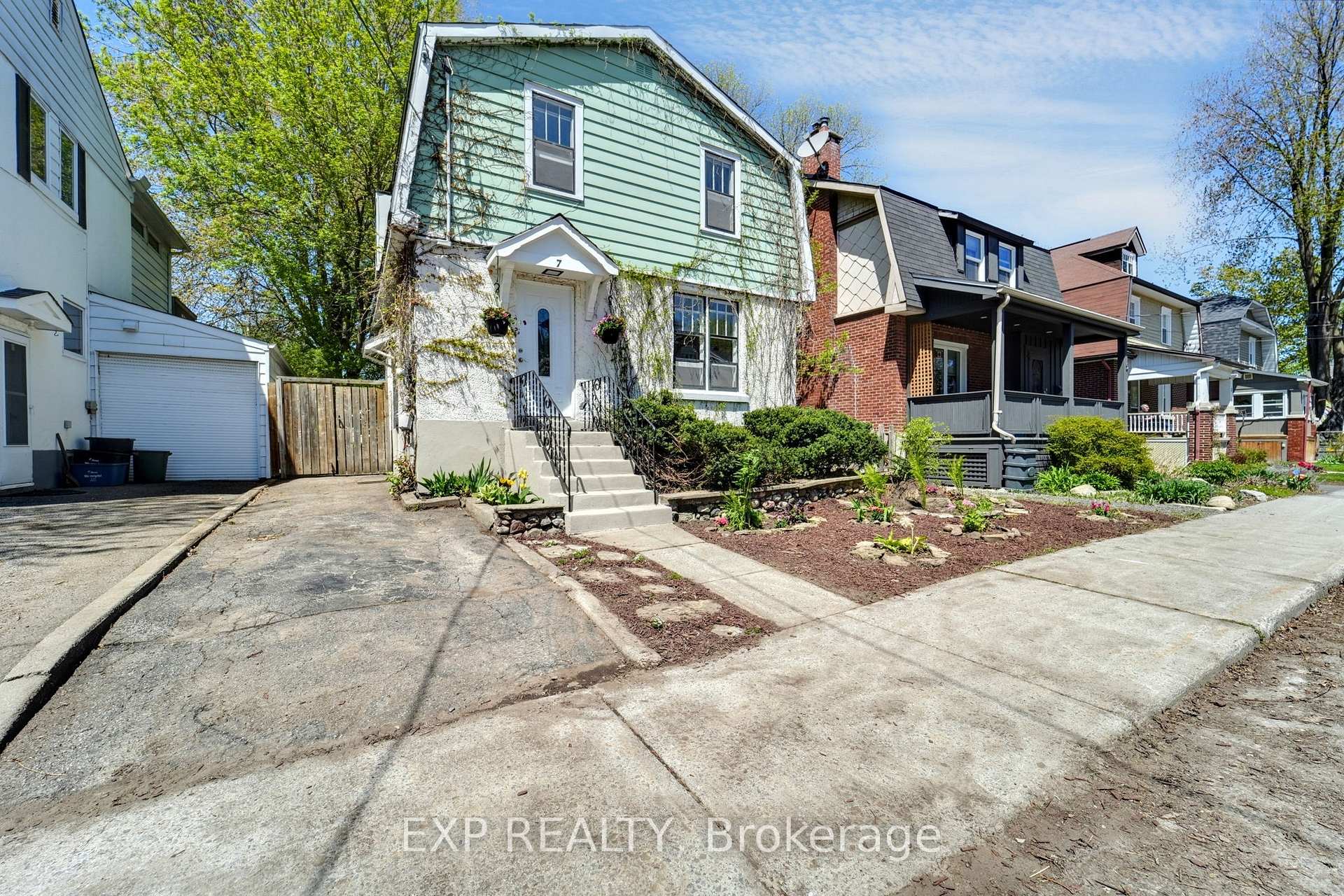 Photo 2 of 7 Raleigh Street, Ottawa, Old Ottawa South — HOMEH