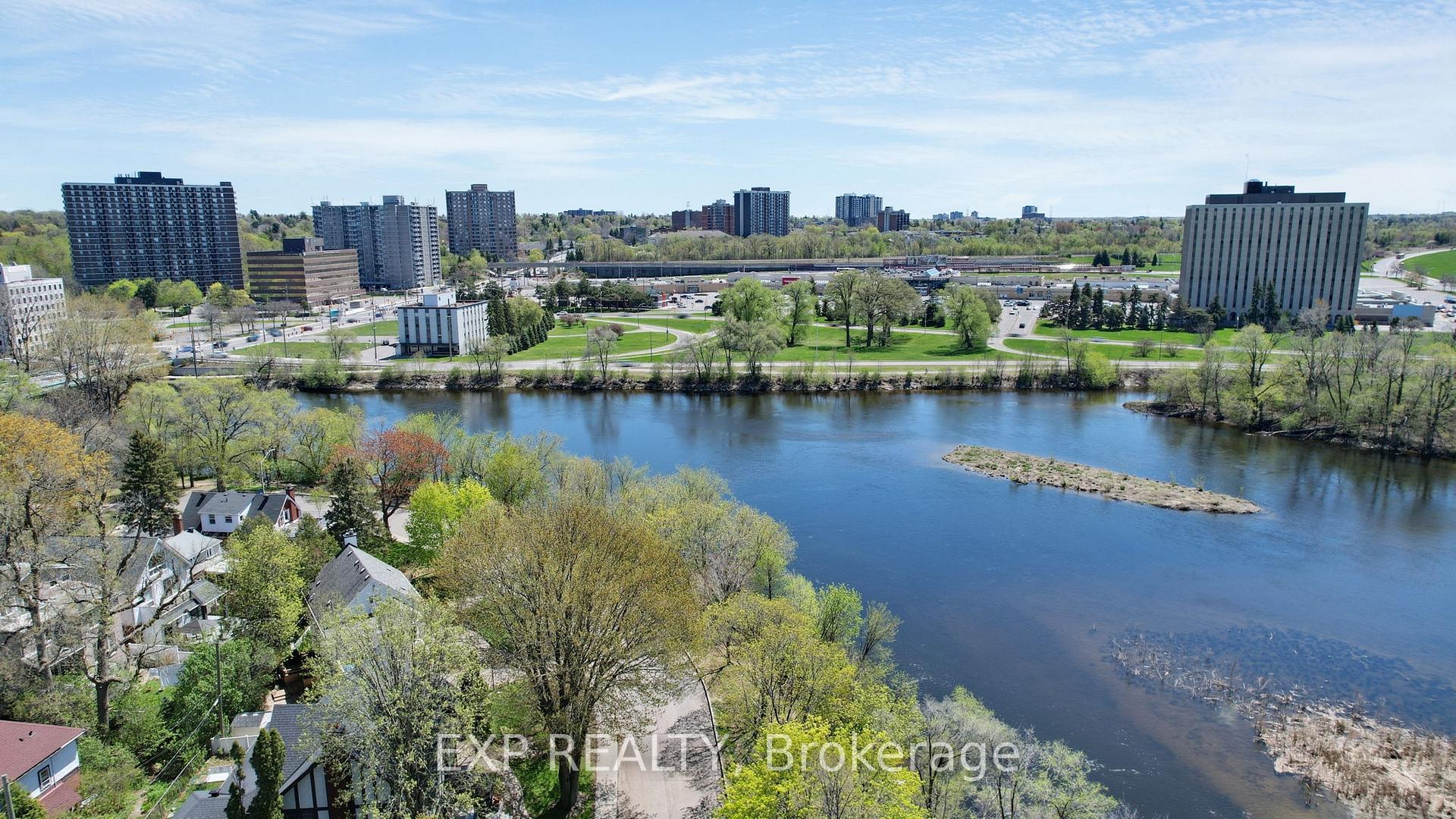 Photo 4 of 7 Raleigh Street, Ottawa, Old Ottawa South — HOMEH