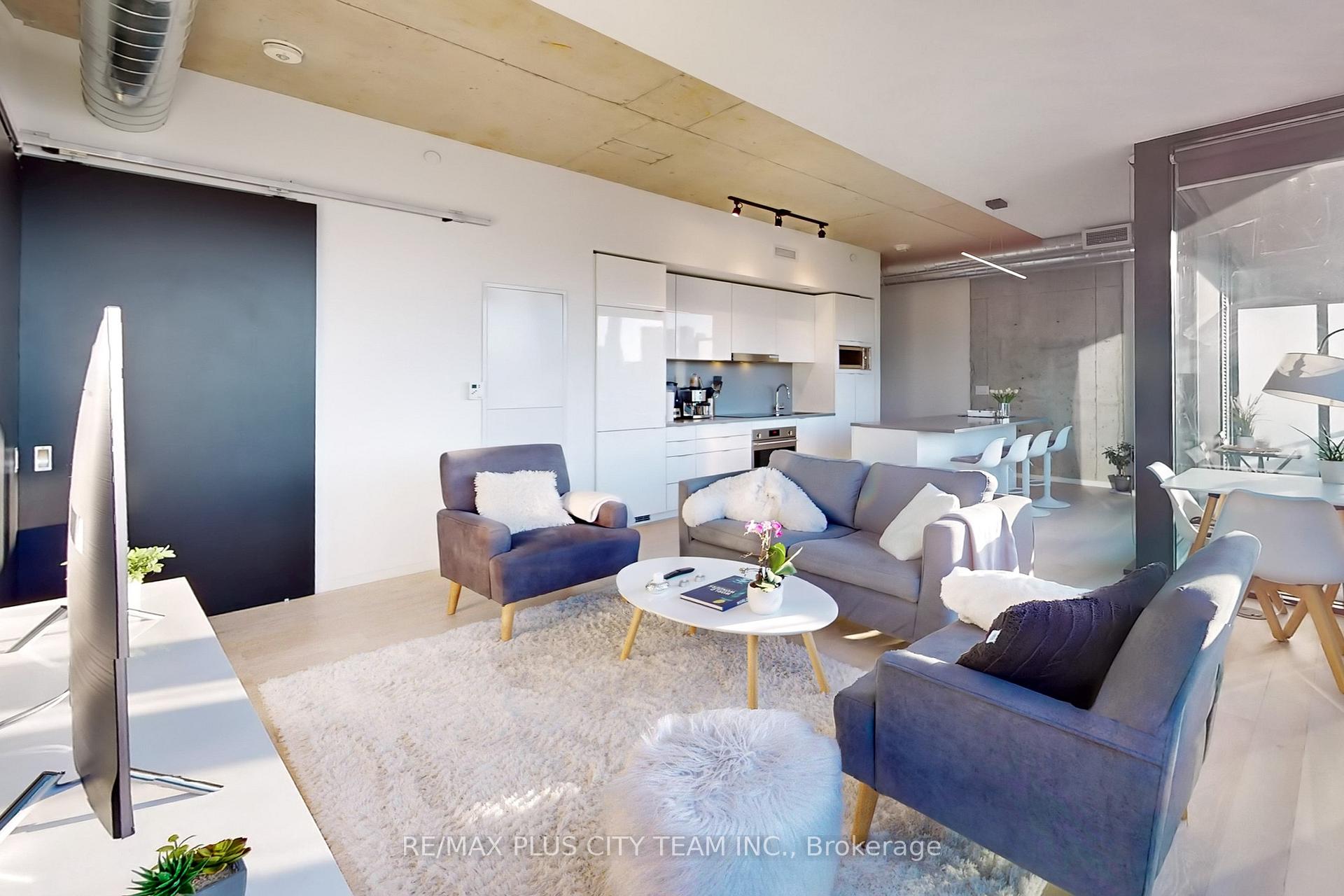 Photo 4 of Unit 909, 21 Lawren Harris Square, Toronto, Waterfront Communities — HOMEH