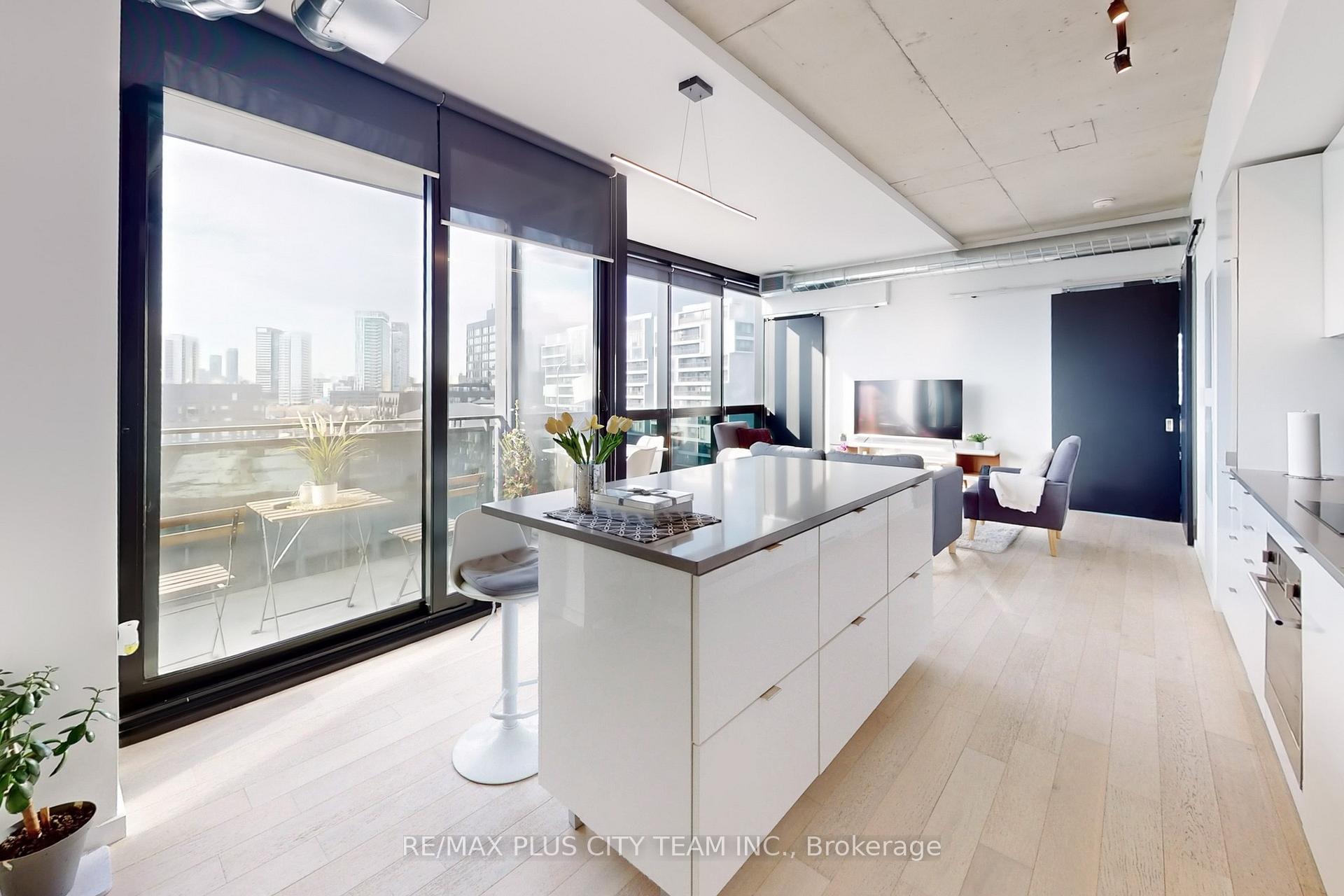 Photo 8 of Unit 909, 21 Lawren Harris Square, Toronto, Waterfront Communities — HOMEH