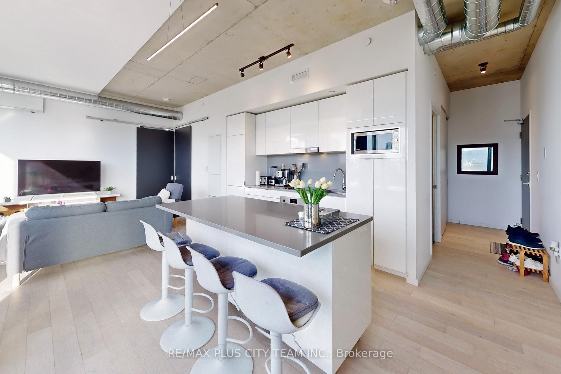 Photo 9 of Unit 909, 21 Lawren Harris Square, Toronto, Waterfront Communities — HOMEH