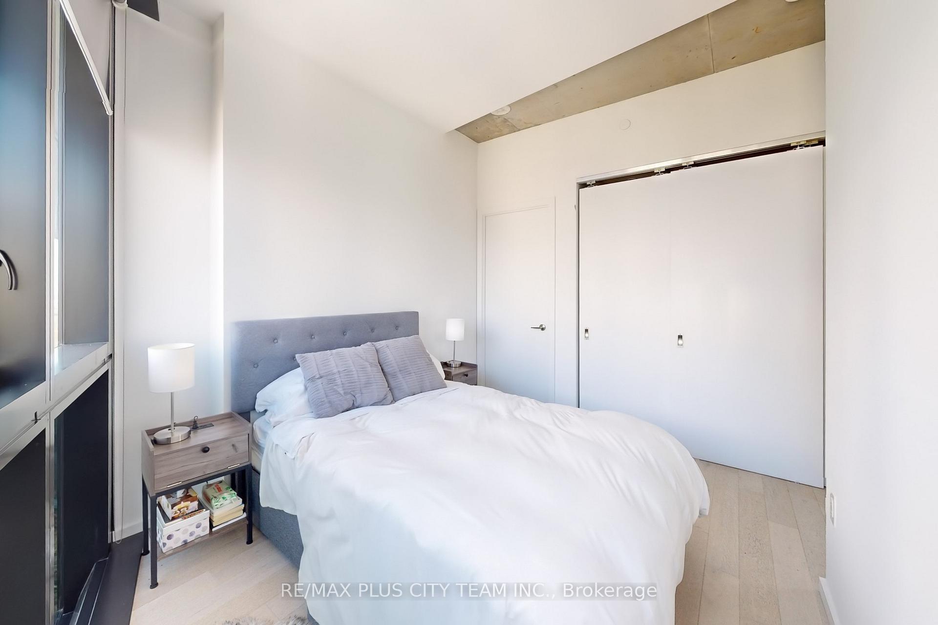 Photo 13 of Unit 909, 21 Lawren Harris Square, Toronto, Waterfront Communities — HOMEH