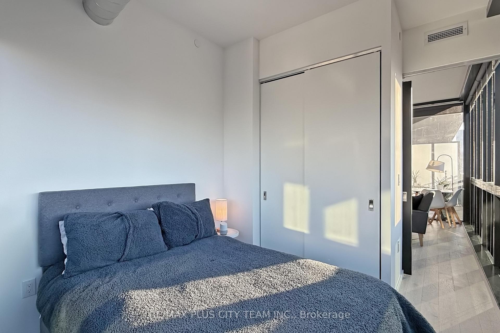 Photo 18 of Unit 909, 21 Lawren Harris Square, Toronto, Waterfront Communities — HOMEH