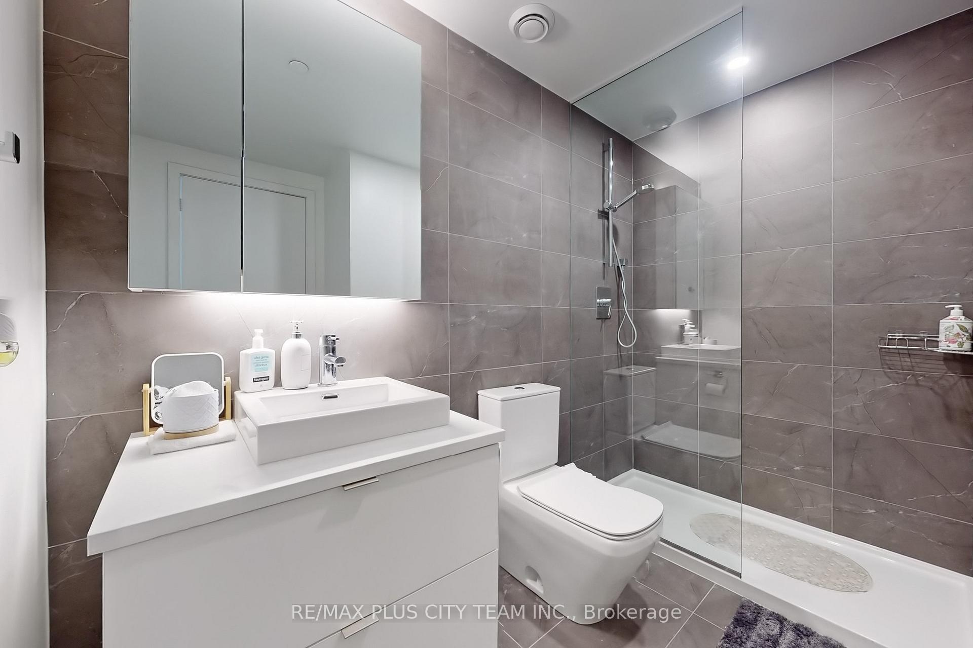 Photo 22 of Unit 909, 21 Lawren Harris Square, Toronto, Waterfront Communities — HOMEH