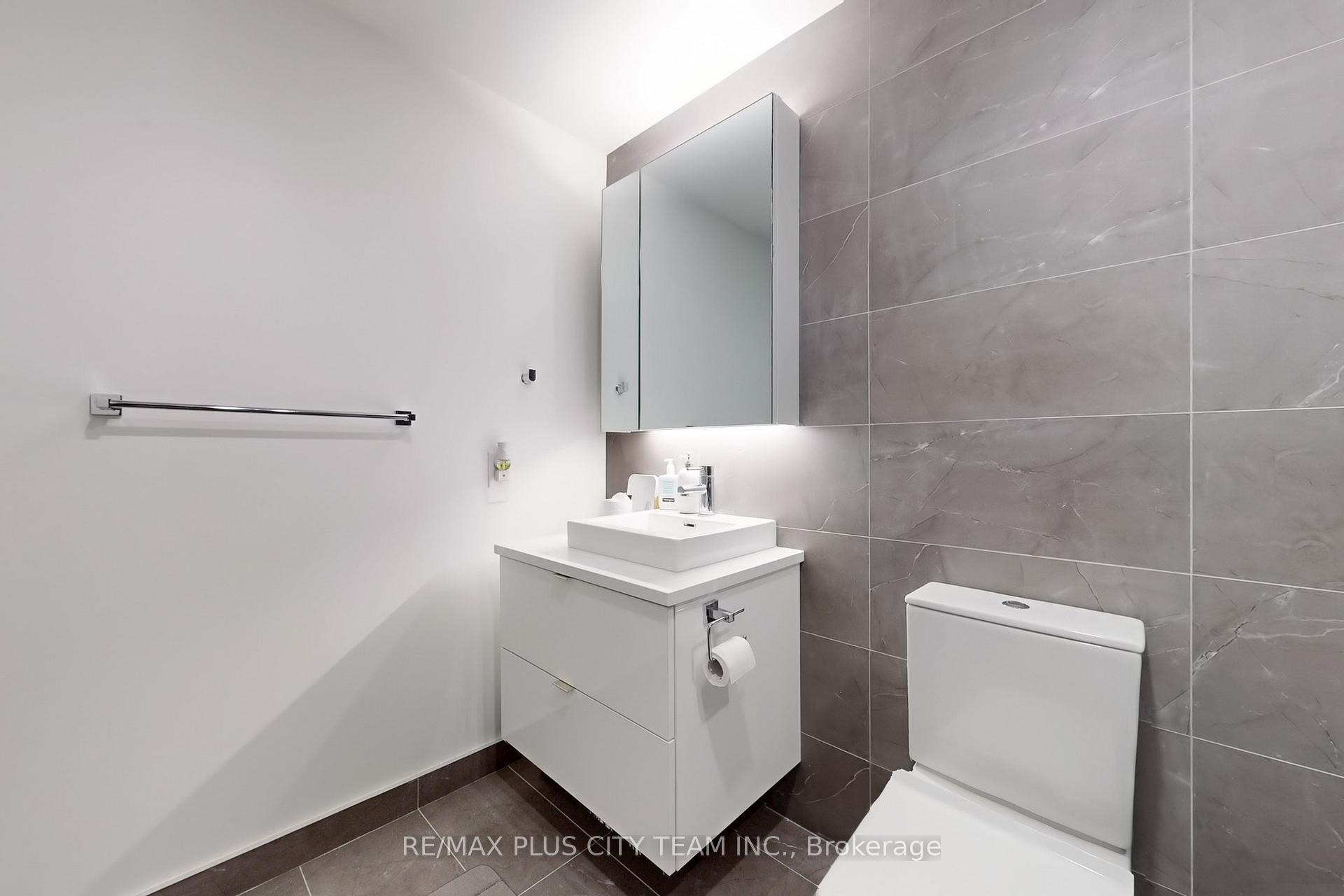 Photo 23 of Unit 909, 21 Lawren Harris Square, Toronto, Waterfront Communities — HOMEH