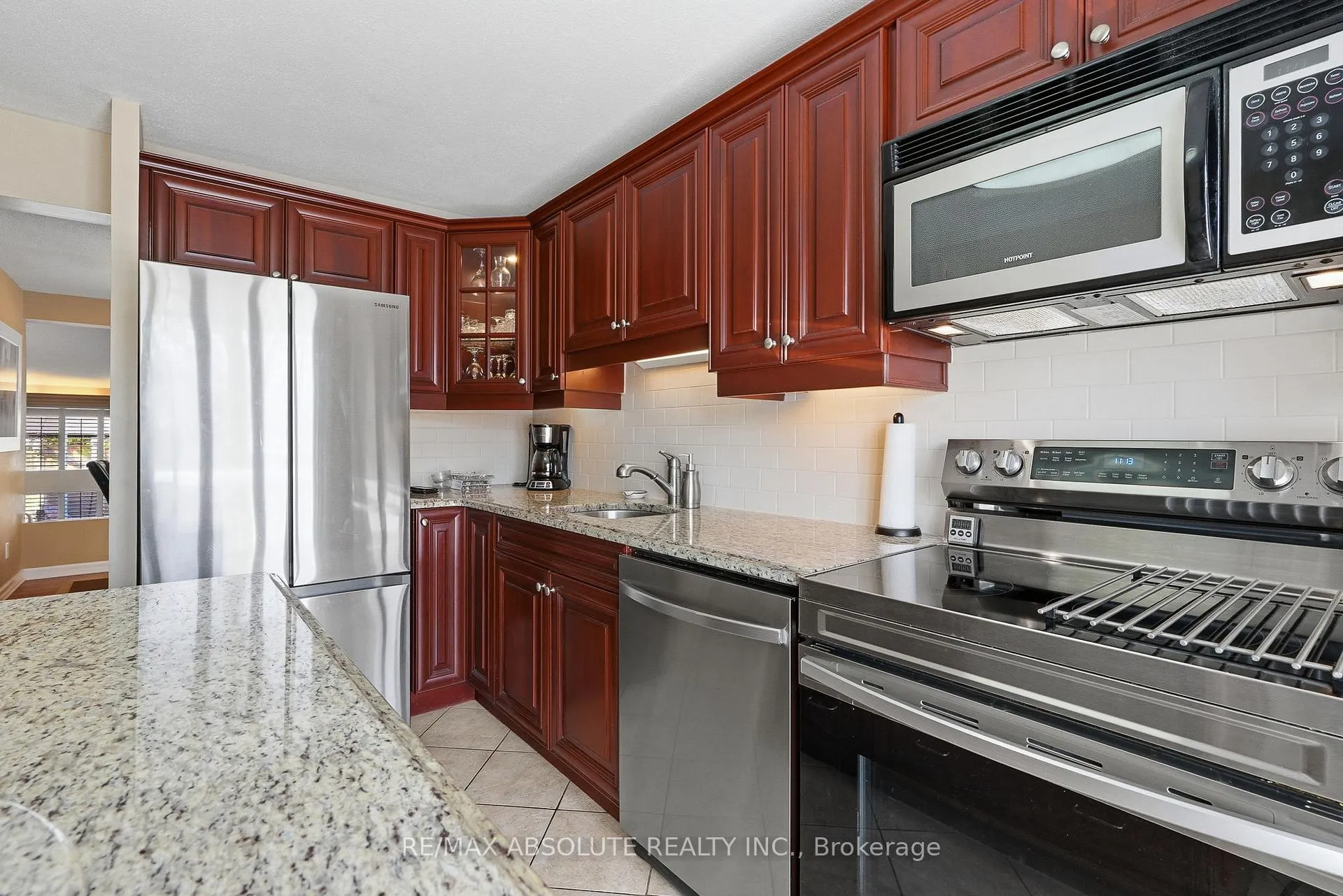 Photo 7 of 1594 St Georges Street, Ottawa, Bilberry Creek/Queenswood Heights — HOMEH