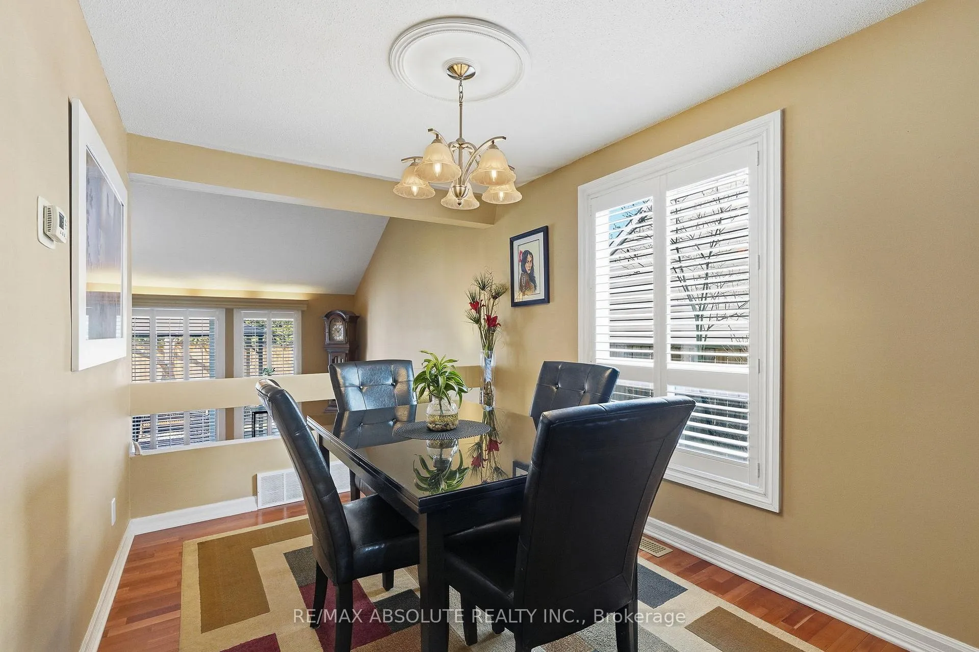 Photo 8 of 1594 St Georges Street, Ottawa, Bilberry Creek/Queenswood Heights — HOMEH