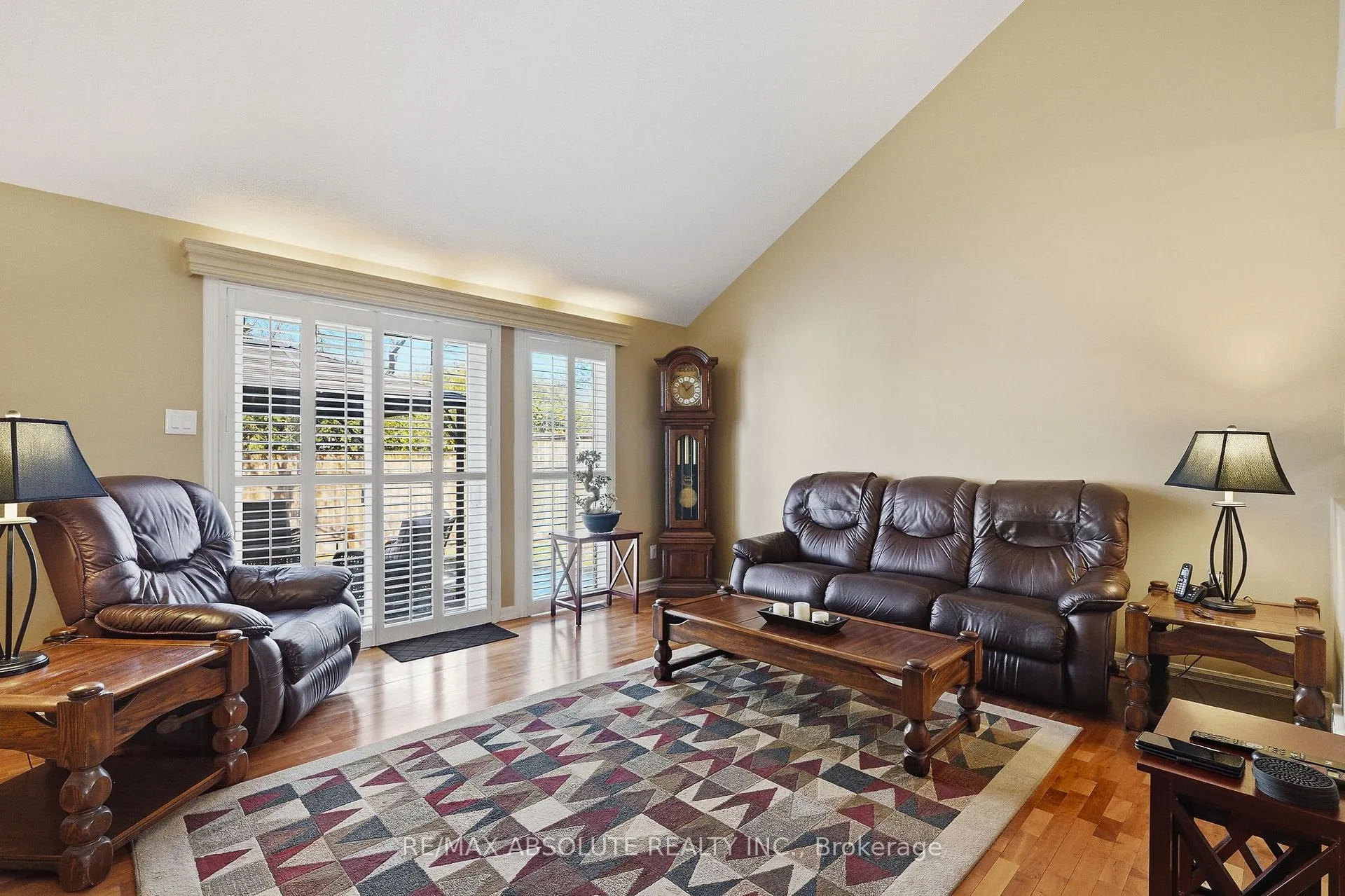 Photo 13 of 1594 St Georges Street, Ottawa, Bilberry Creek/Queenswood Heights — HOMEH