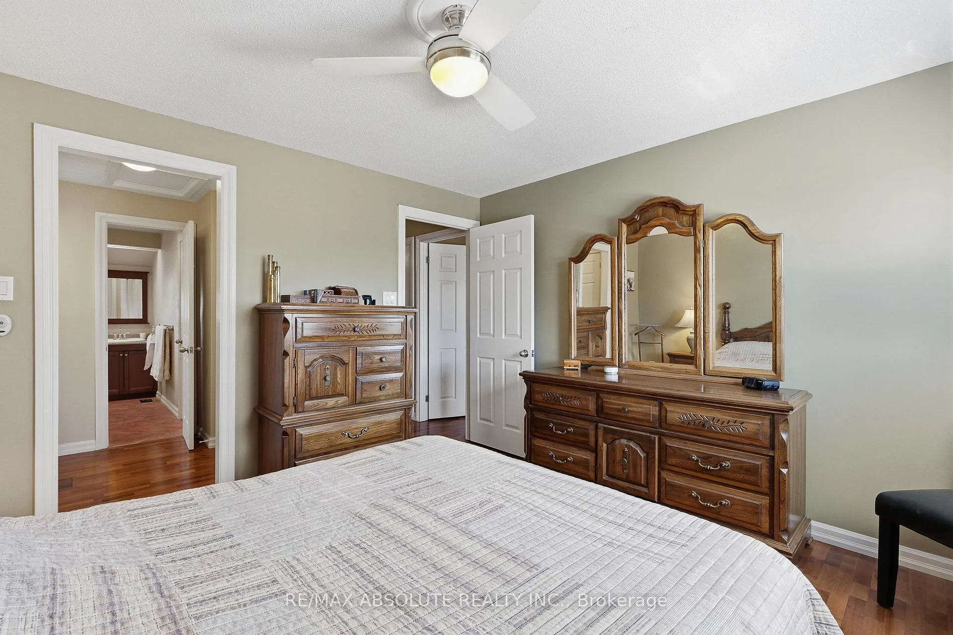 Photo 18 of 1594 St Georges Street, Ottawa, Bilberry Creek/Queenswood Heights — HOMEH