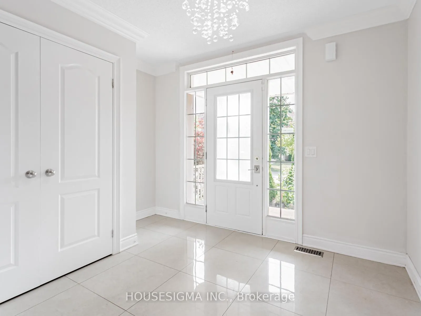 Photo 3 of 12 Bear Run Road, Brampton, Credit Valley — HOMEH