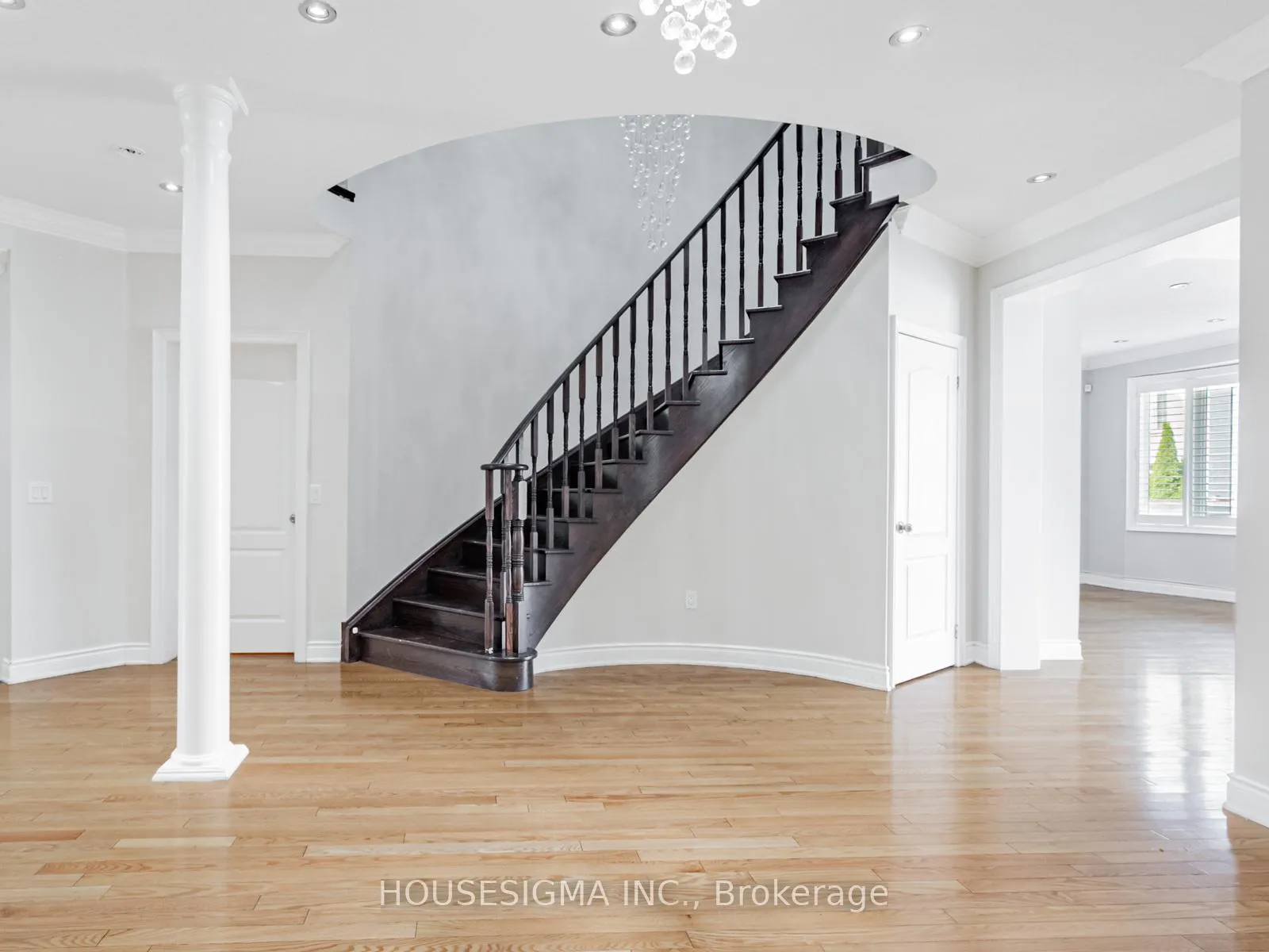 Photo 5 of 12 Bear Run Road, Brampton, Credit Valley — HOMEH