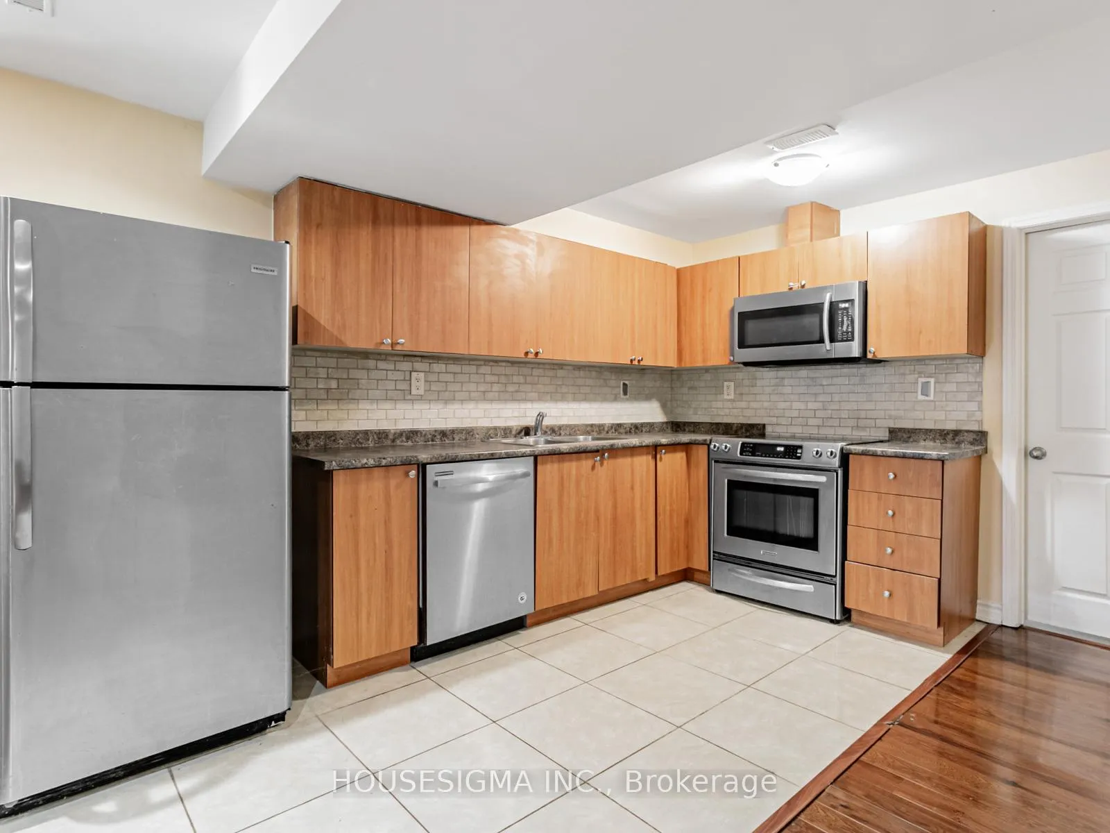 Photo 38 of 12 Bear Run Road, Brampton, Credit Valley — HOMEH