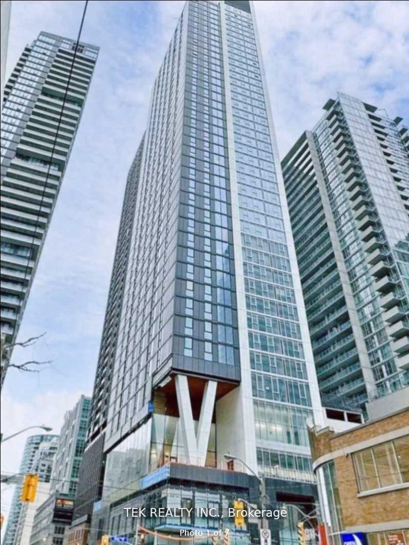 Front of Unit 1004, 357 King Street W