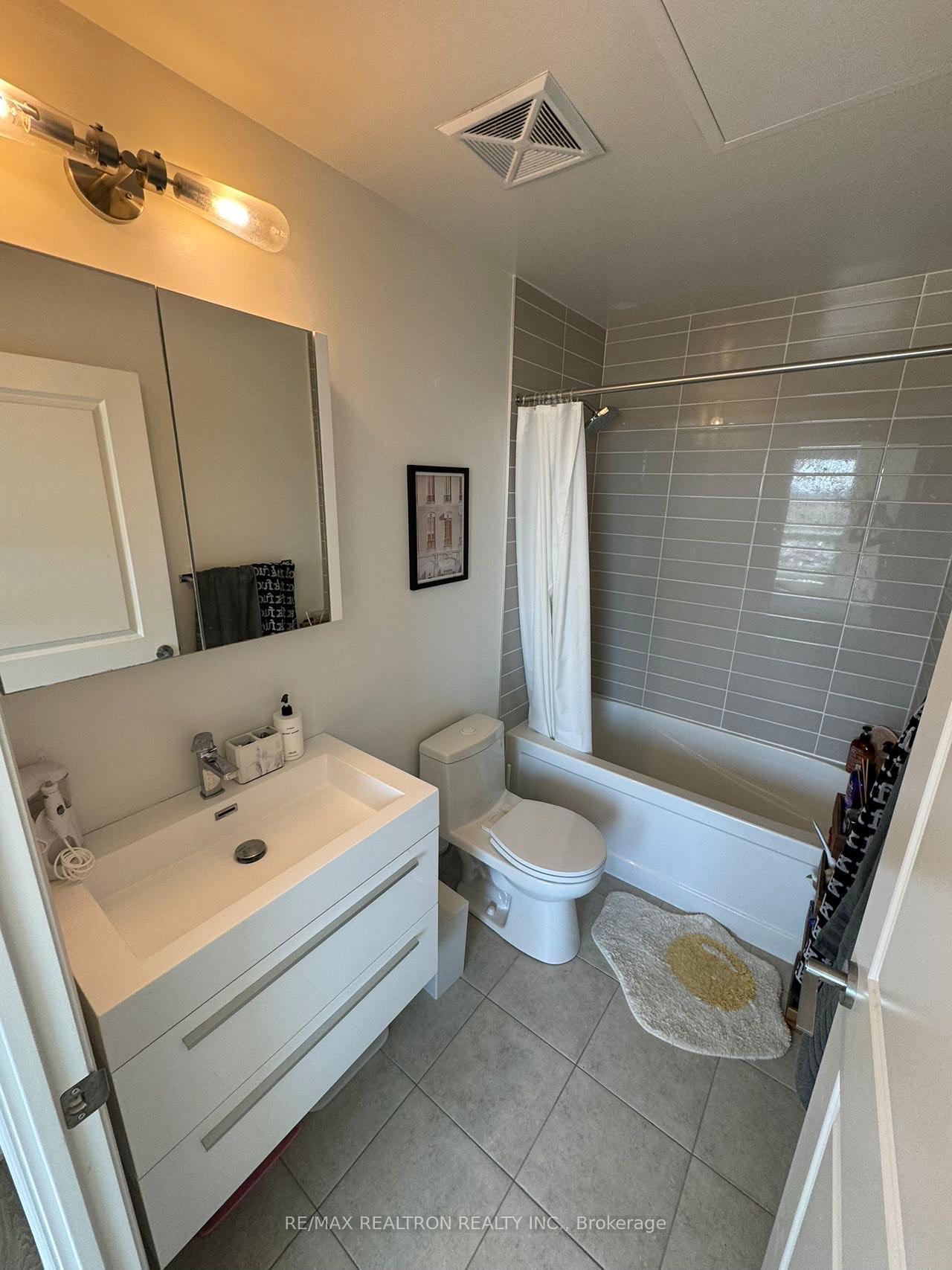 Photo 5 of Unit 708, 8 Rouge Valley Drive W, Markham, Unionville — HOMEH