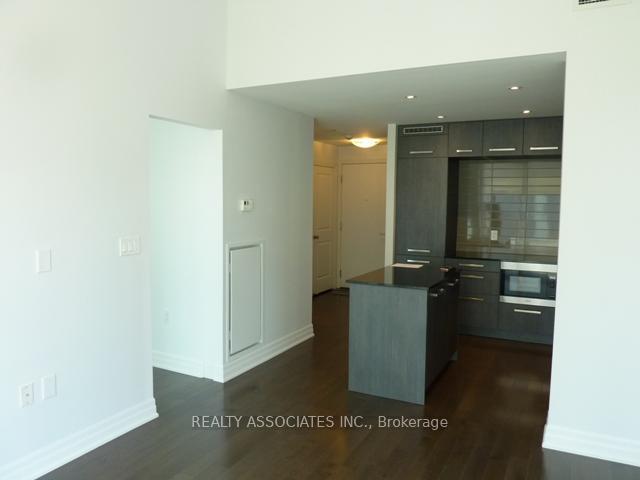 Photo 4 of Unit 2801, 8 The Esplanade, Toronto, Waterfront Communities — HOMEH
