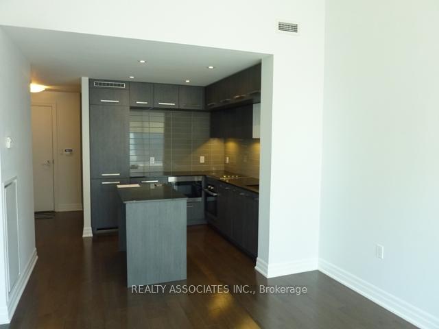 Photo 5 of Unit 2801, 8 The Esplanade, Toronto, Waterfront Communities — HOMEH