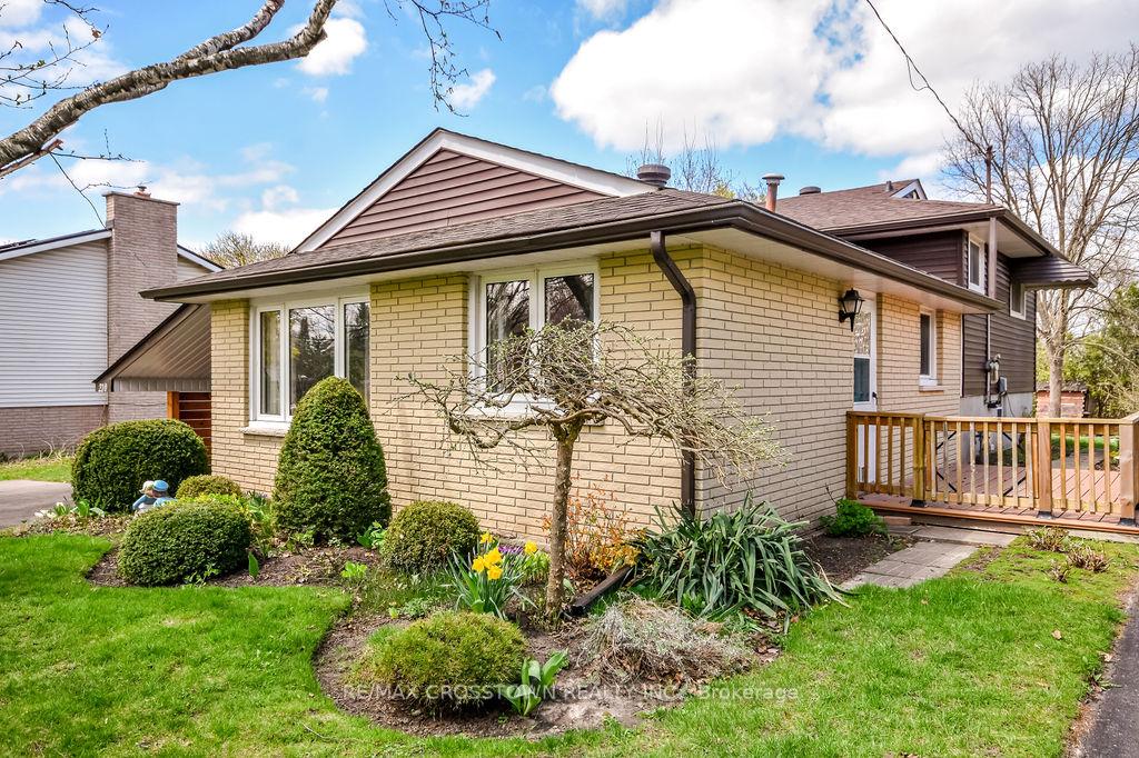 Photo 3 of 210 Merrett Drive, Barrie, Painswick North — HOMEH