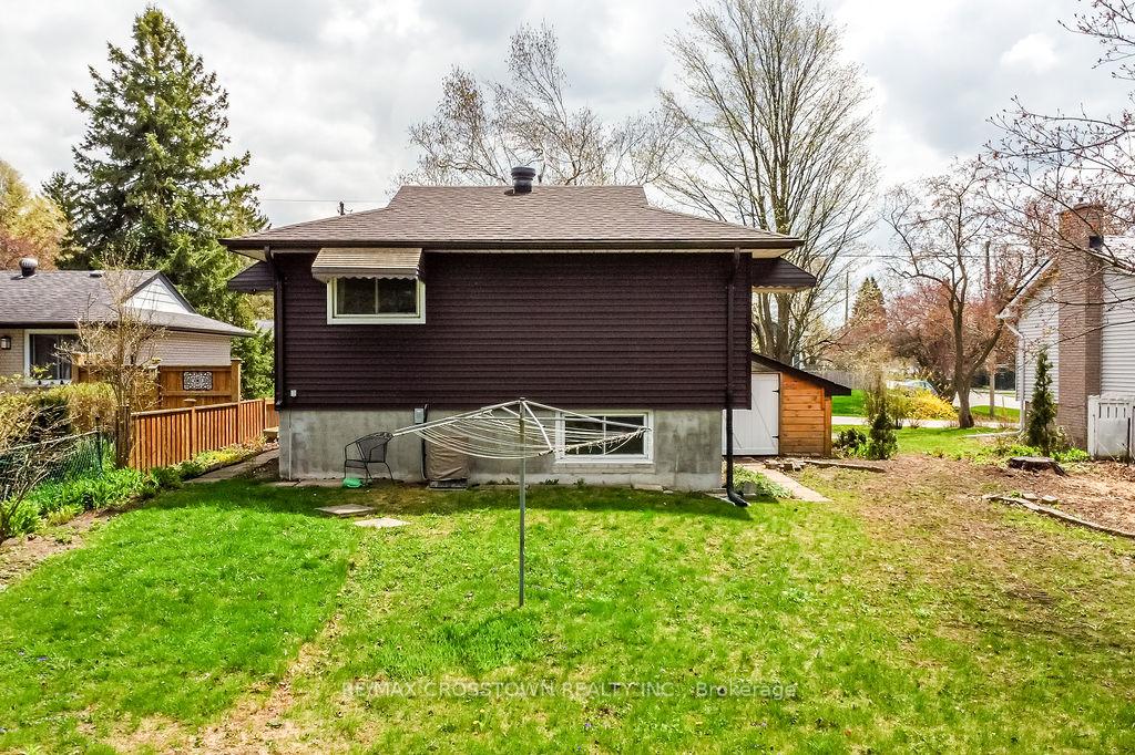 Photo 4 of 210 Merrett Drive, Barrie, Painswick North — HOMEH