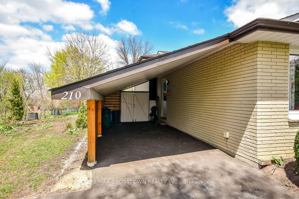 Photo 8 of 210 Merrett Drive, Barrie, Painswick North — HOMEH