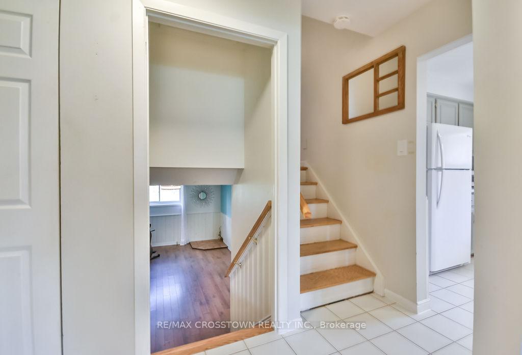Photo 19 of 210 Merrett Drive, Barrie, Painswick North — HOMEH