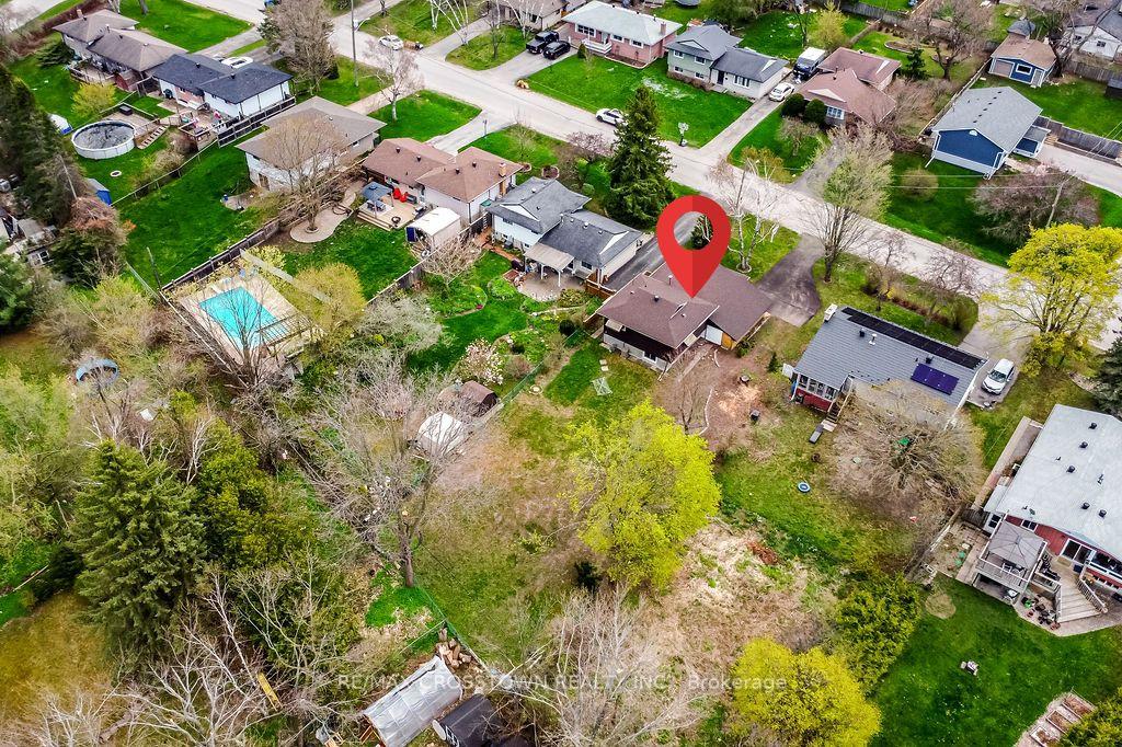 Photo 32 of 210 Merrett Drive, Barrie, Painswick North — HOMEH