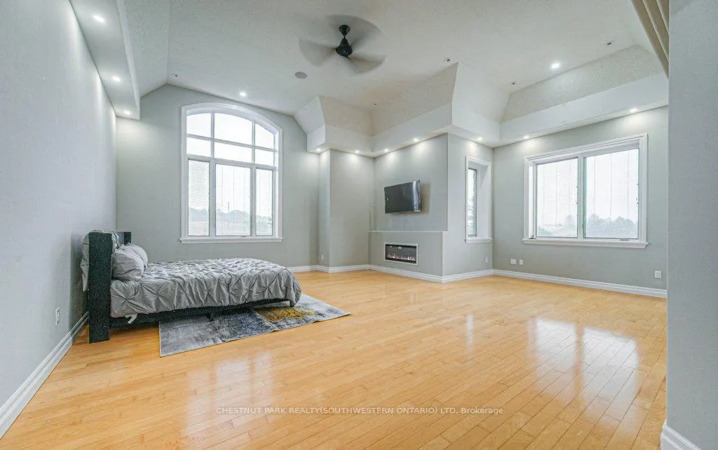 Photo 11 of 2930 Notre Dame Drive, Wilmot — HOMEH