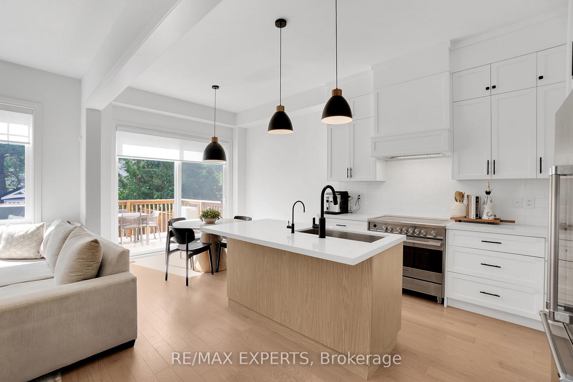 Photo 8 of 7 Clover Bend Terrace, Caledon, Bolton East — HOMEH