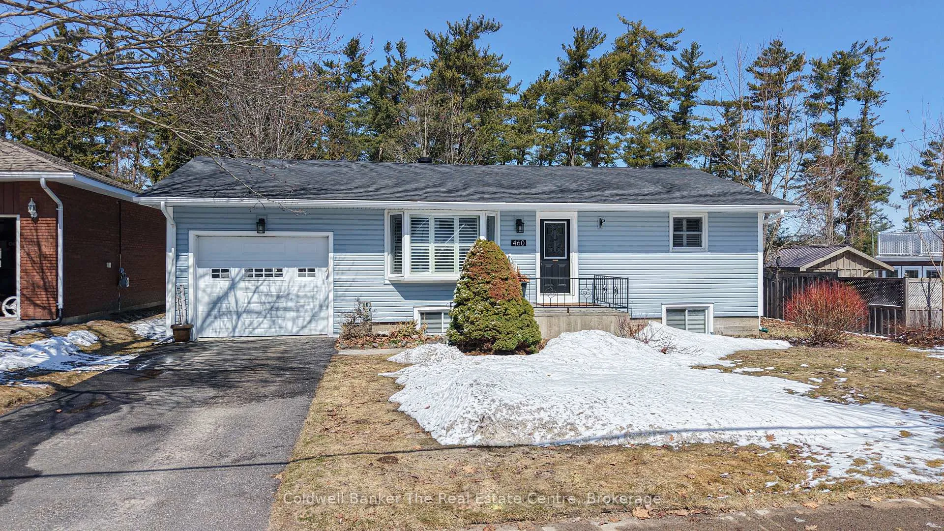 Photo 1 of 460 Phillip Street E, Gravenhurst, Muskoka (S) — HOMEH