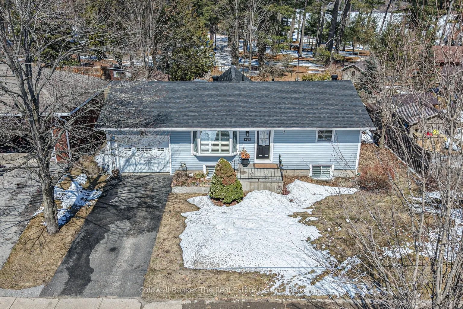Photo 2 of 460 Phillip Street E, Gravenhurst, Muskoka (S) — HOMEH