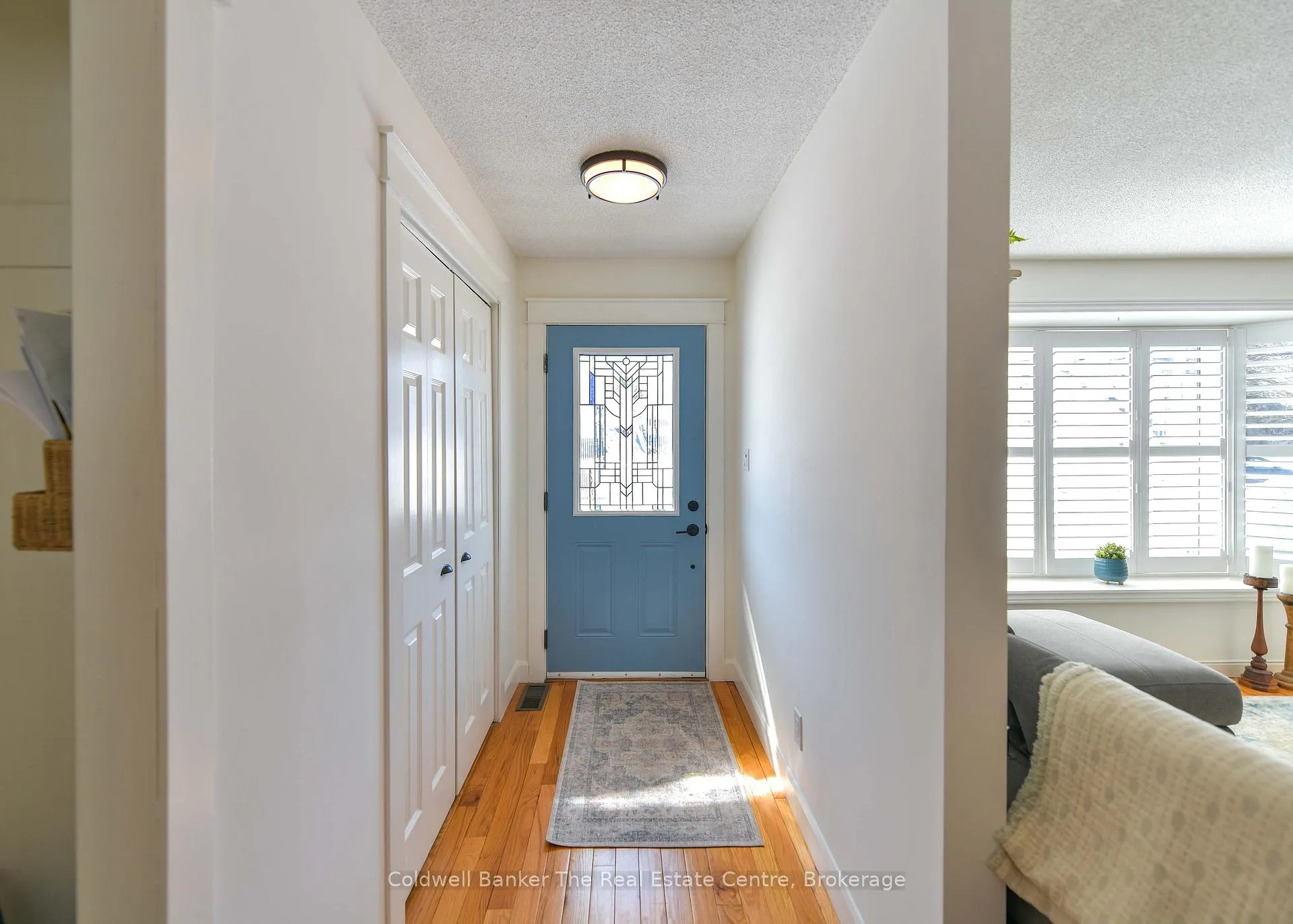 Photo 4 of 460 Phillip Street E, Gravenhurst, Muskoka (S) — HOMEH