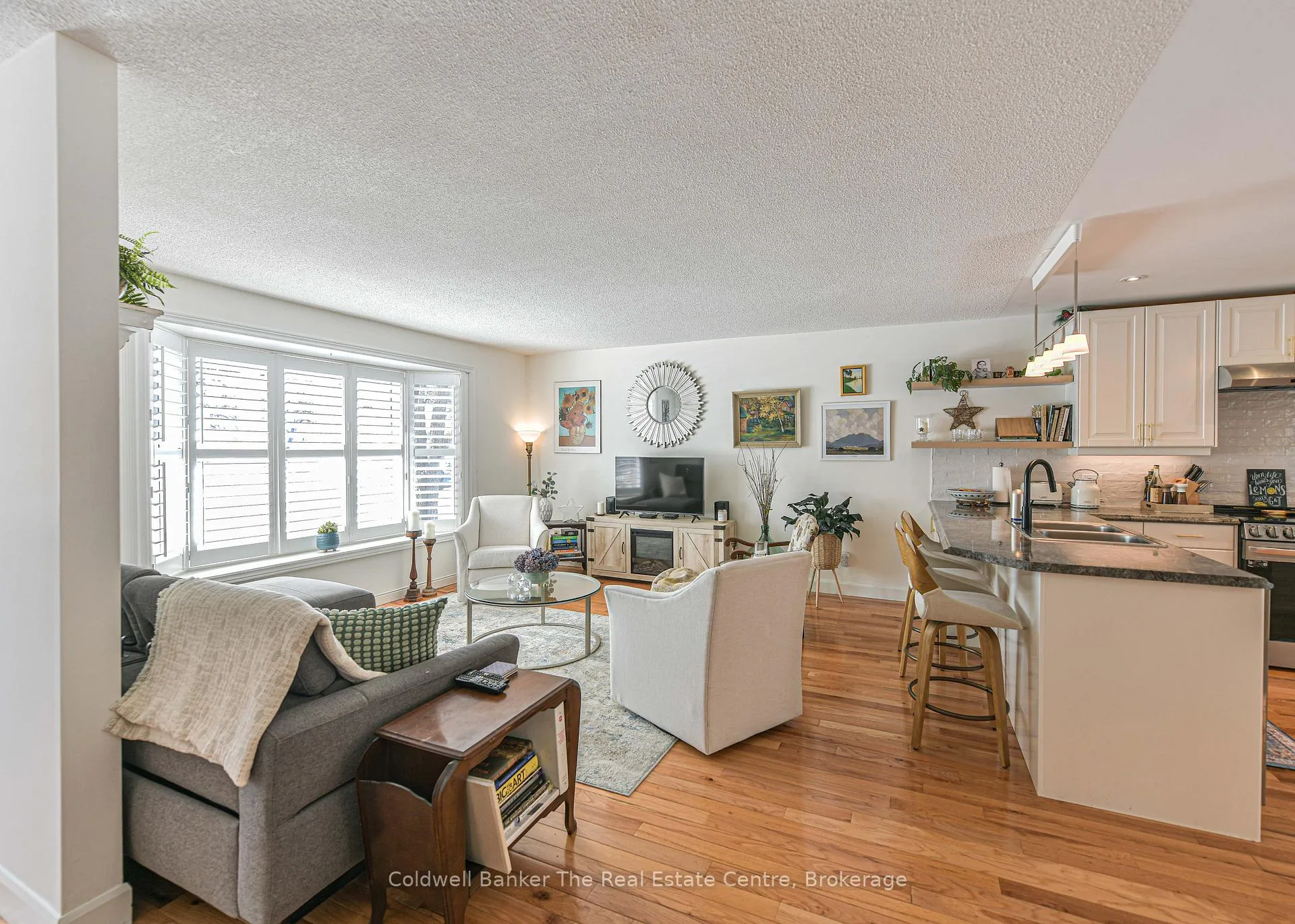 Photo 5 of 460 Phillip Street E, Gravenhurst, Muskoka (S) — HOMEH