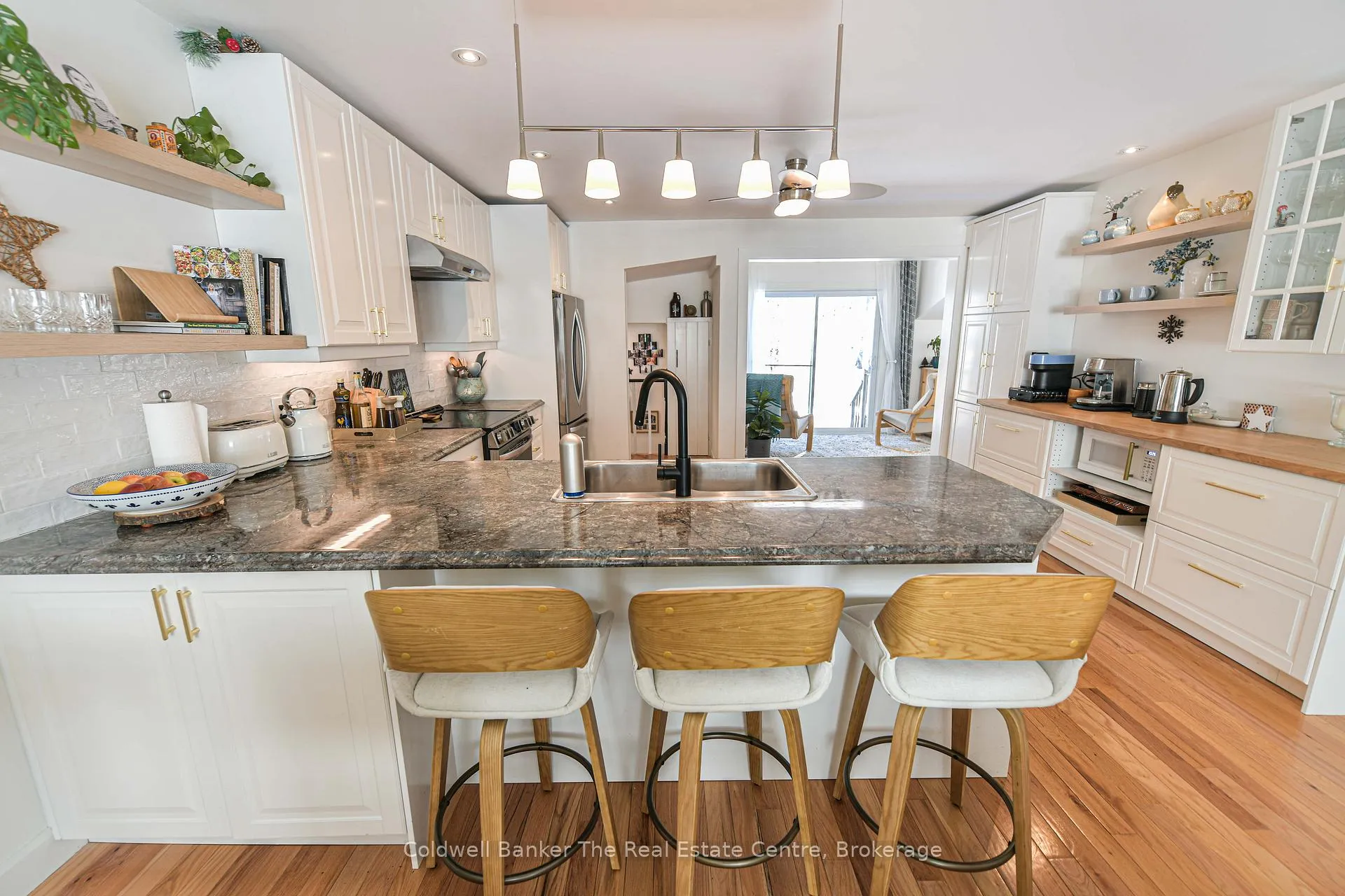 Photo 11 of 460 Phillip Street E, Gravenhurst, Muskoka (S) — HOMEH
