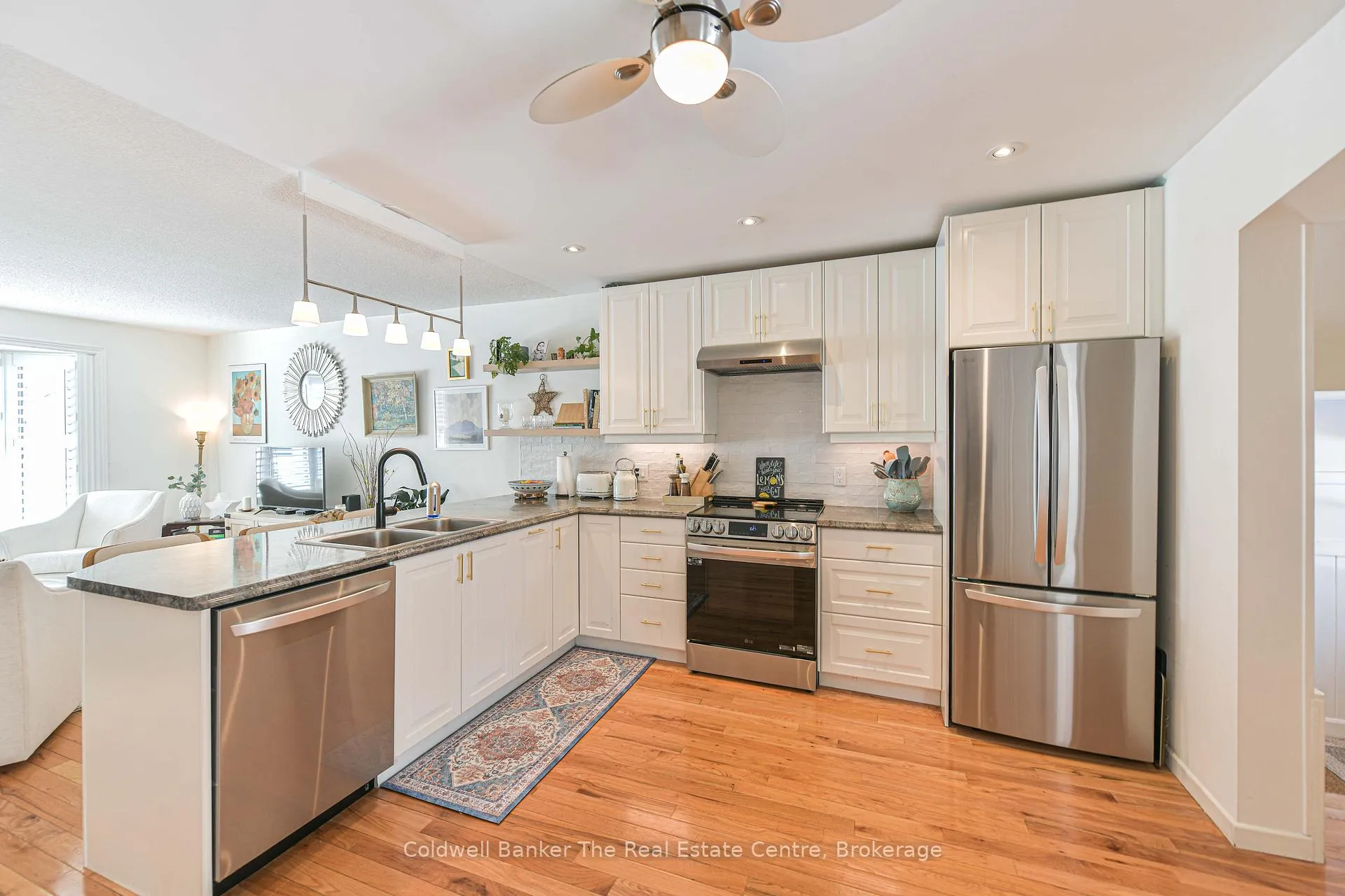 Photo 13 of 460 Phillip Street E, Gravenhurst, Muskoka (S) — HOMEH