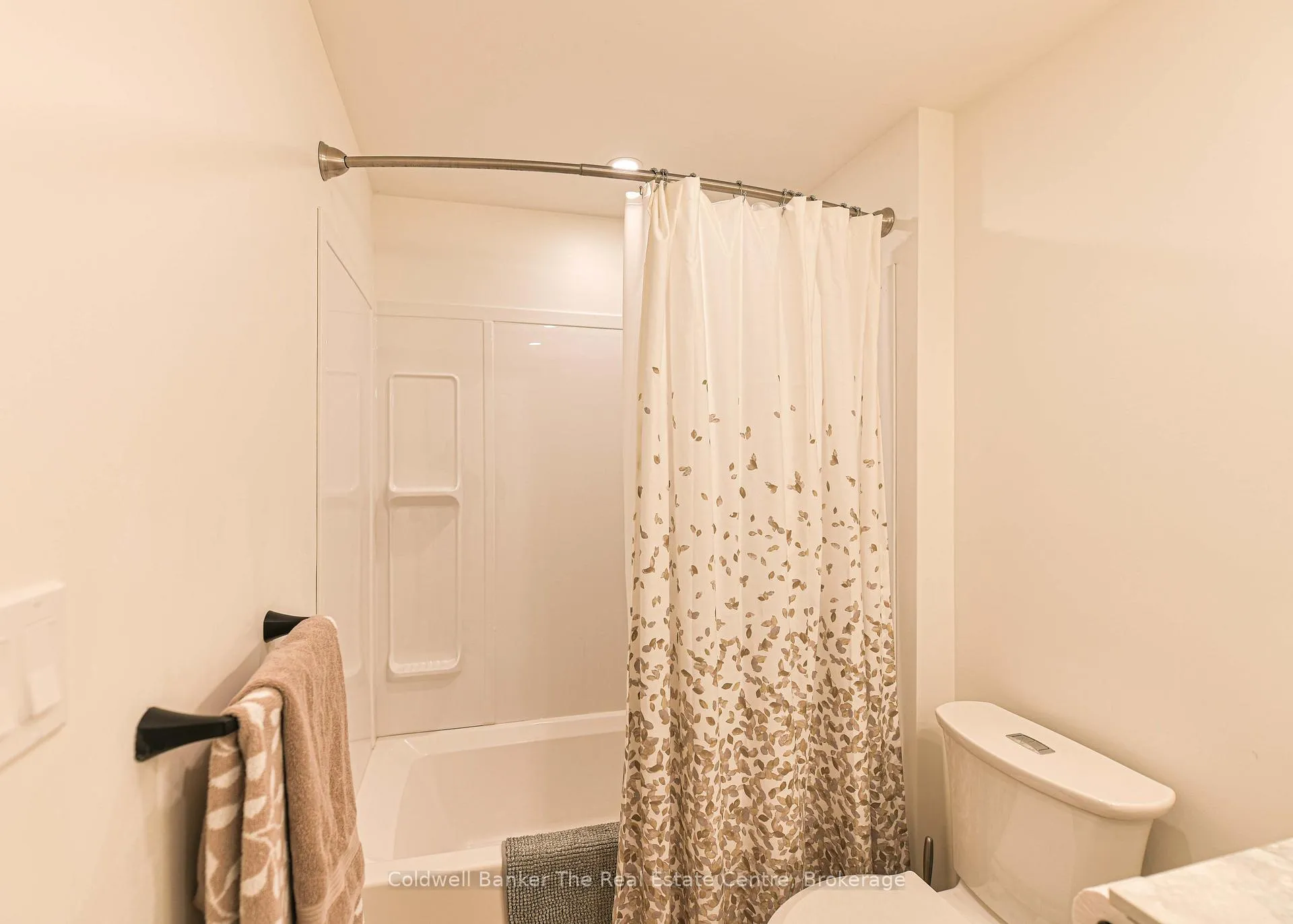 Photo 40 of 460 Phillip Street E, Gravenhurst, Muskoka (S) — HOMEH