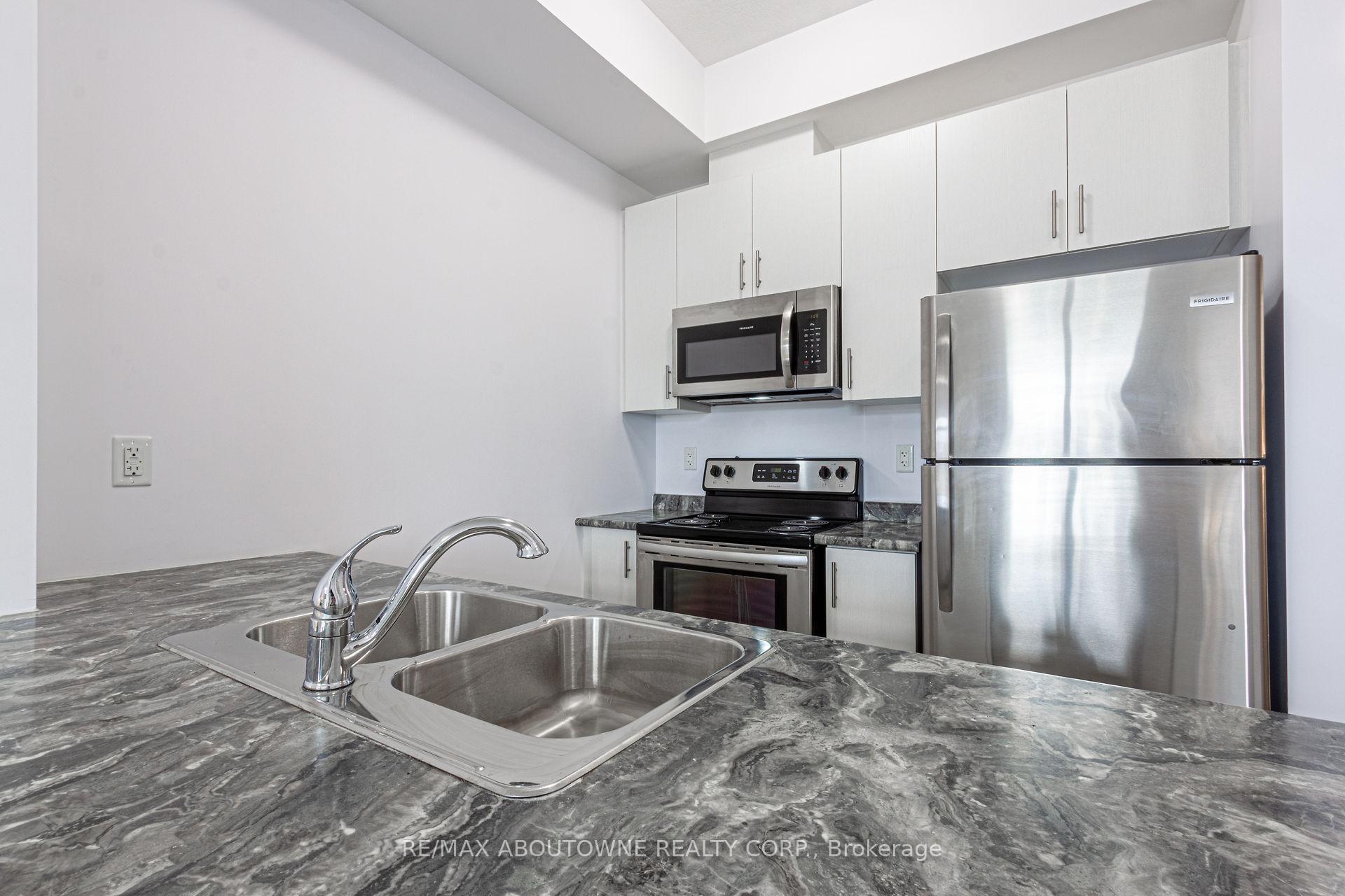 Photo 10 of Unit 608, 125 Shoreview Place, Hamilton, Stoney Creek — HOMEH