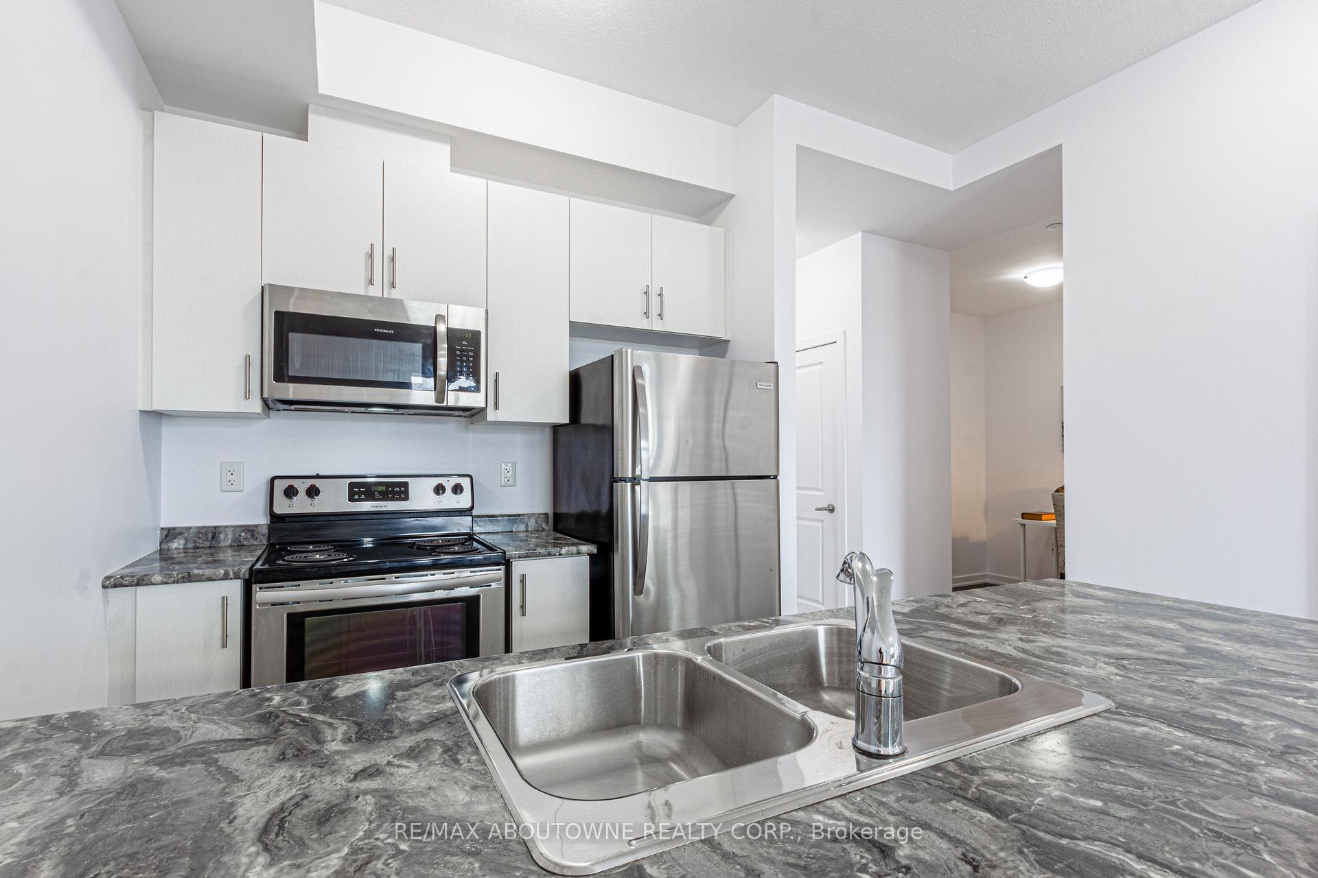 Photo 11 of Unit 608, 125 Shoreview Place, Hamilton, Stoney Creek — HOMEH