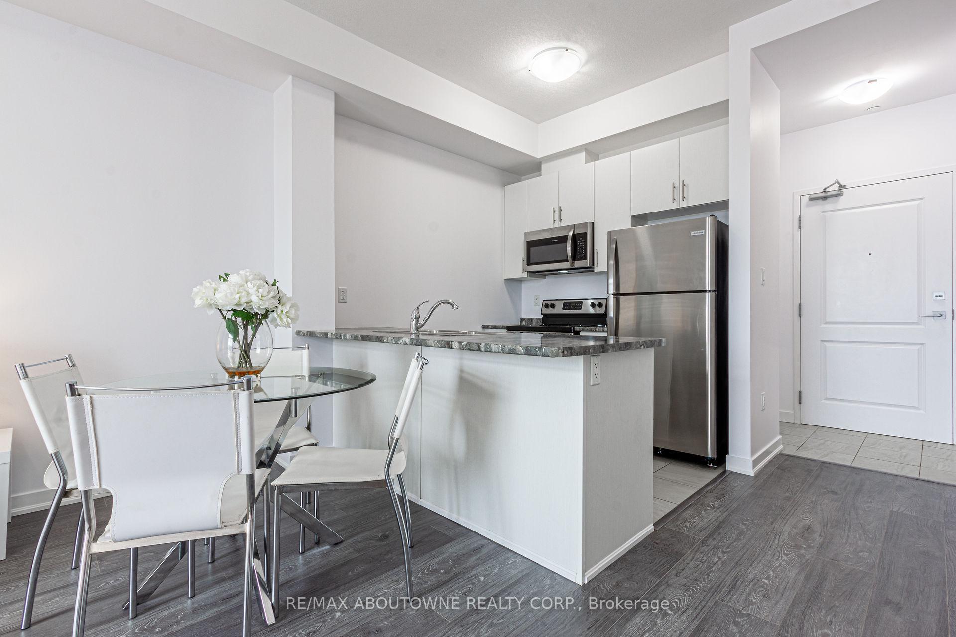 Photo 12 of Unit 608, 125 Shoreview Place, Hamilton, Stoney Creek — HOMEH
