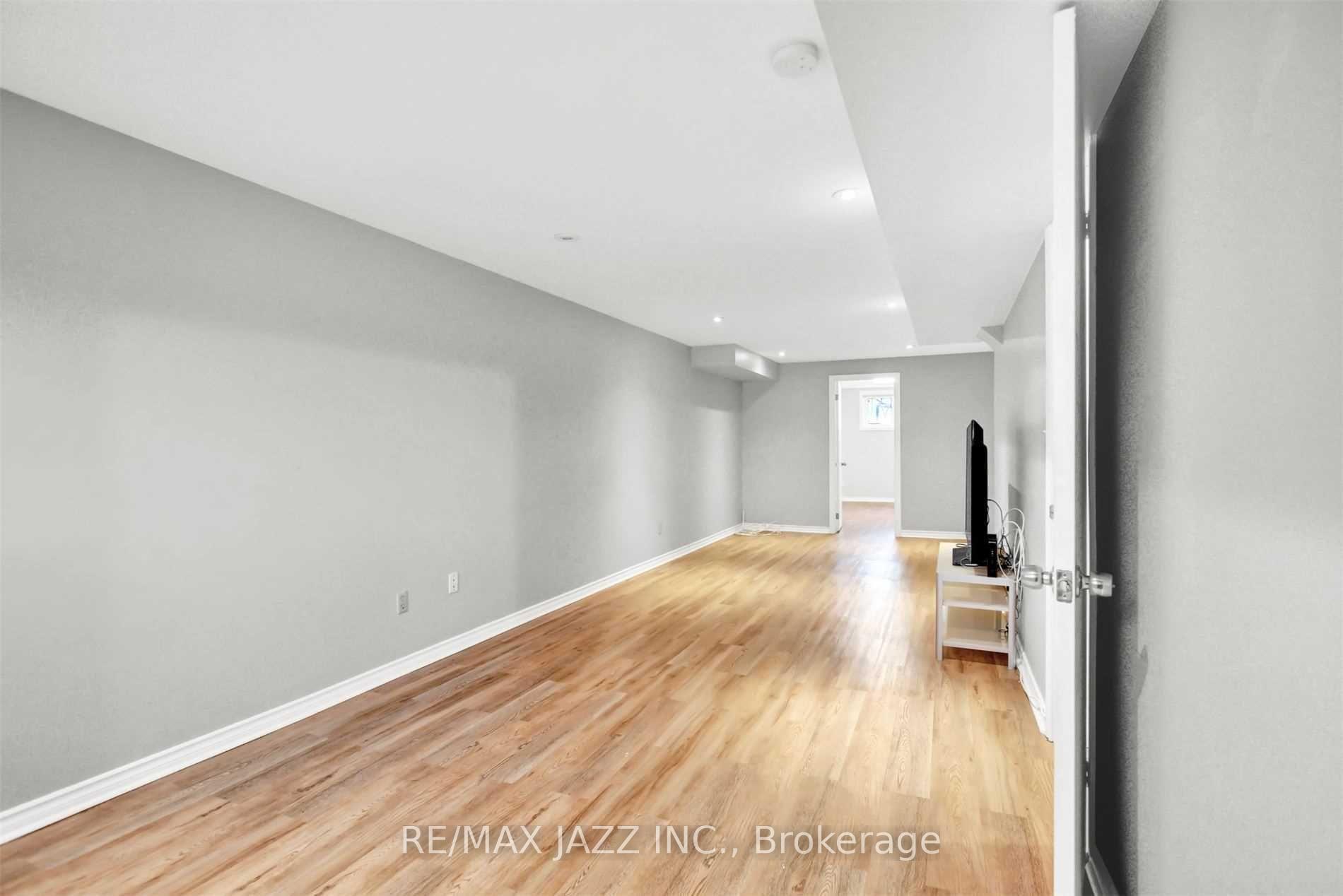Photo 8 of 38 John Scott Avenue, Clarington, Bowmanville — HOMEH
