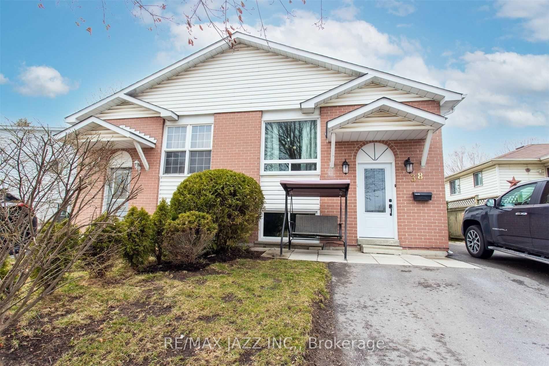 Photo 18 of 38 John Scott Avenue, Clarington, Bowmanville — HOMEH
