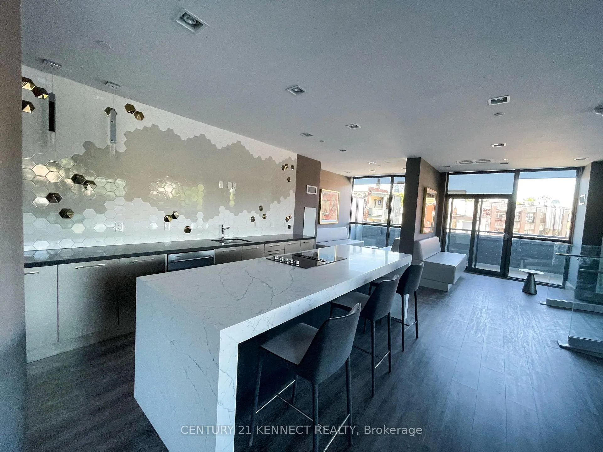 Photo 4 of Unit 1201, 181 Bedford Road, Toronto, The Annex — HOMEH