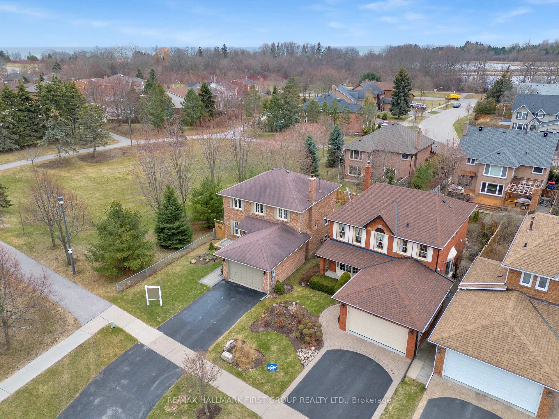 Photo 3 of 27 Hawkins Crescent, Ajax, South West — HOMEH
