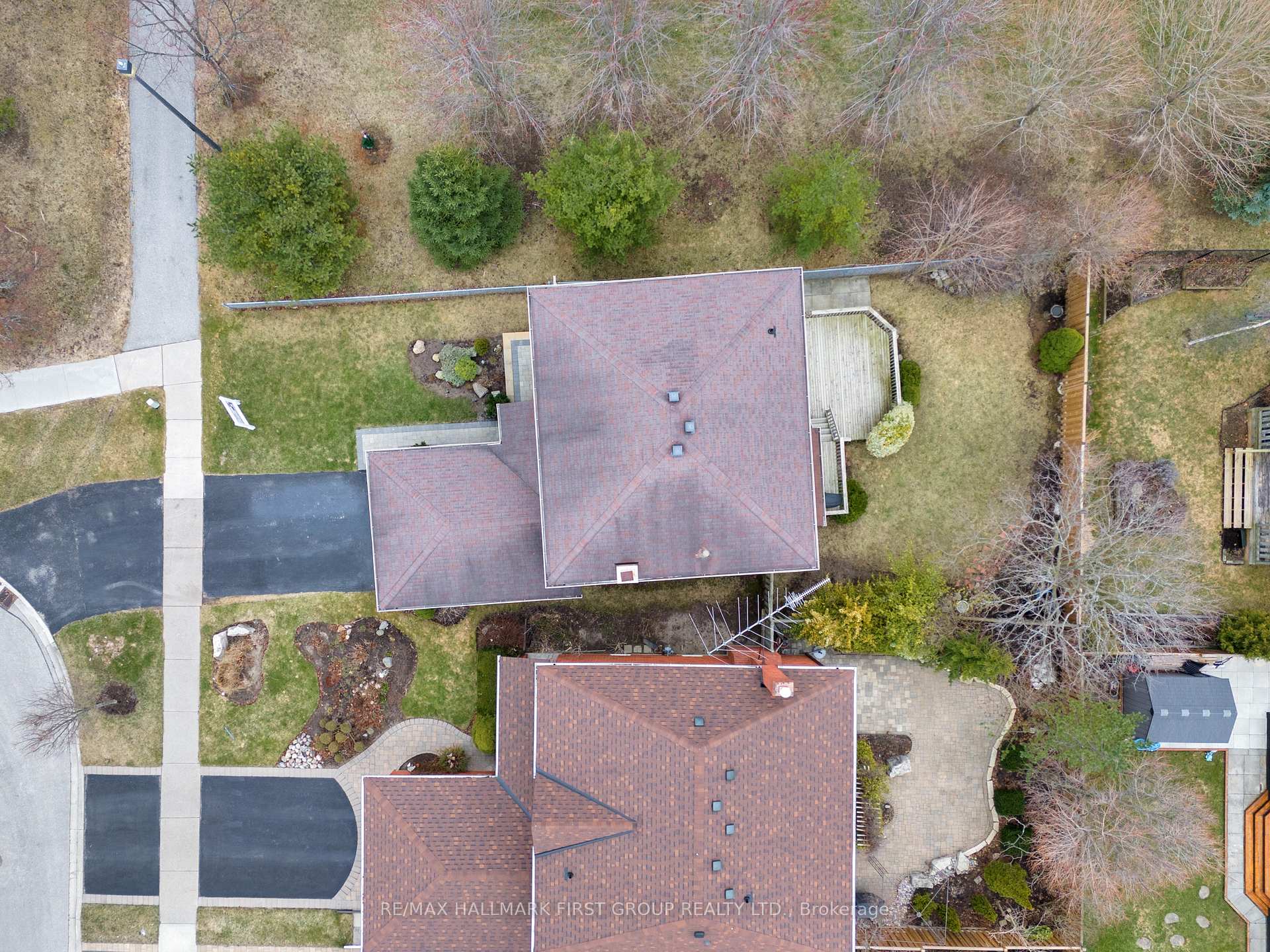 Photo 4 of 27 Hawkins Crescent, Ajax, South West — HOMEH