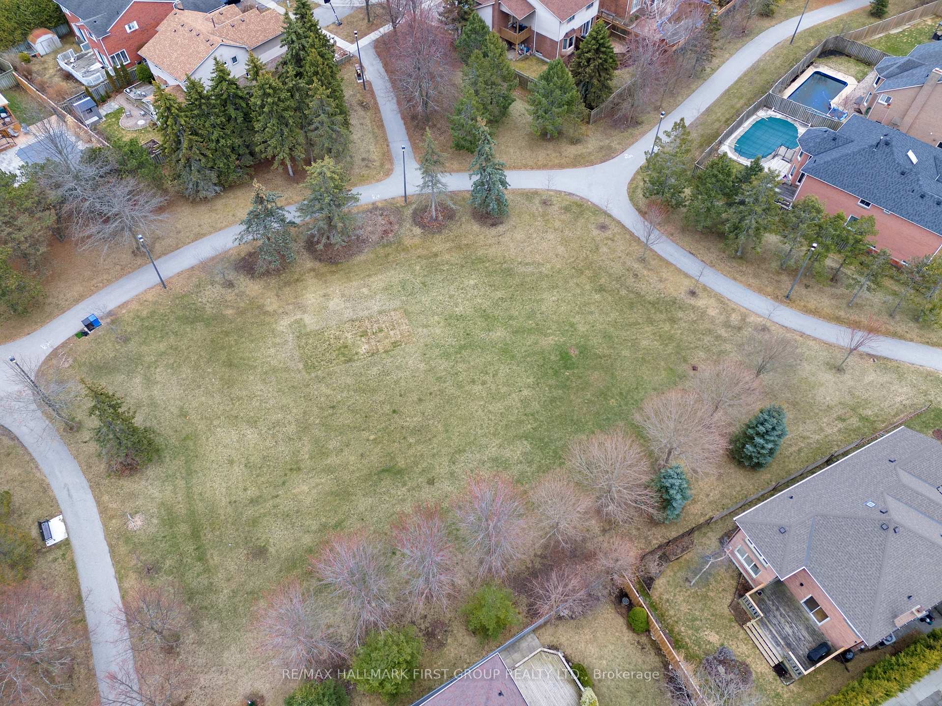 Photo 6 of 27 Hawkins Crescent, Ajax, South West — HOMEH