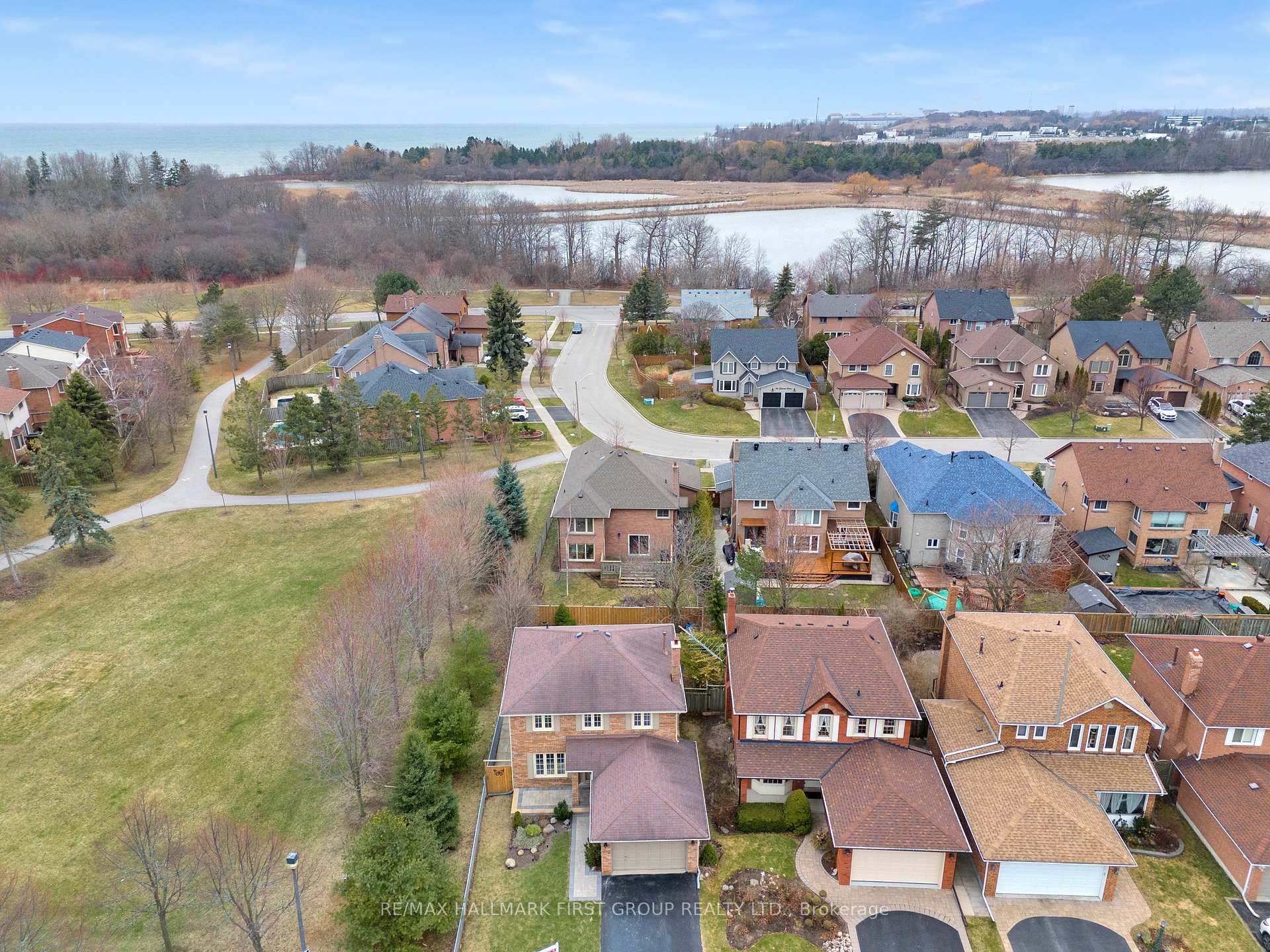 Photo 7 of 27 Hawkins Crescent, Ajax, South West — HOMEH