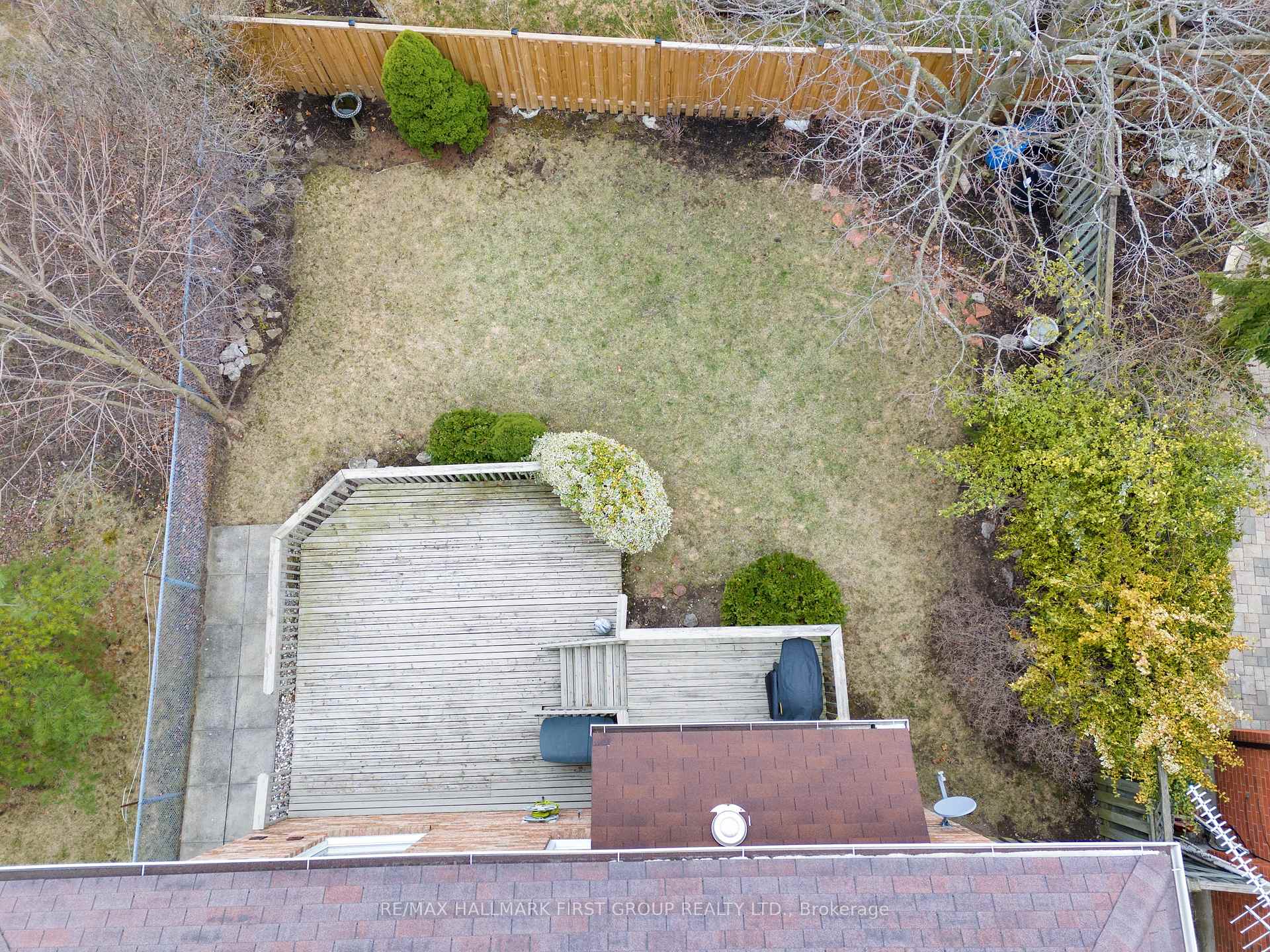 Photo 9 of 27 Hawkins Crescent, Ajax, South West — HOMEH