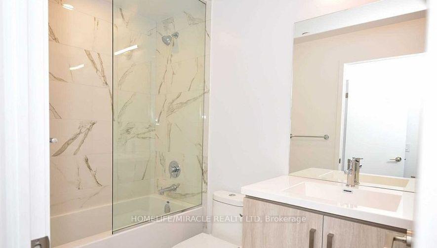 Photo 10 of Unit 1102, 10 Honeycrisp Crescent, Vaughan, Vaughan Corporate Centre — HOMEH